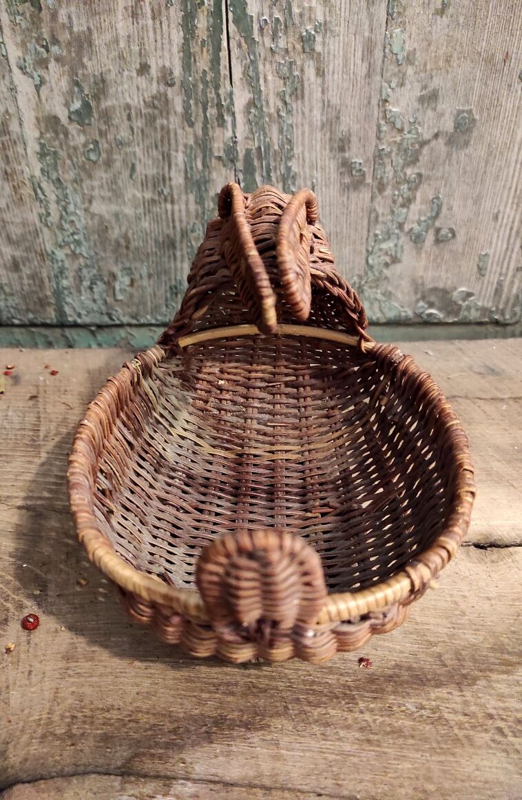Vintage French basket, rabbit shaped