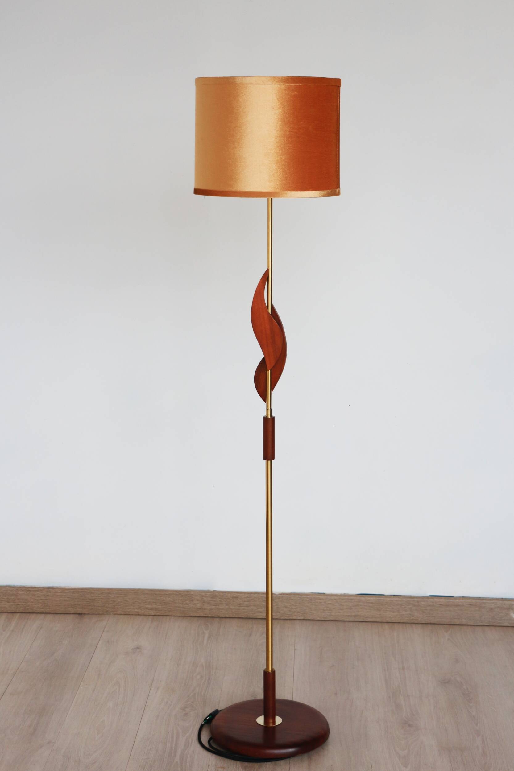 Teak and brass vintage Scandinavian floor lamp 1960 | Bakelite