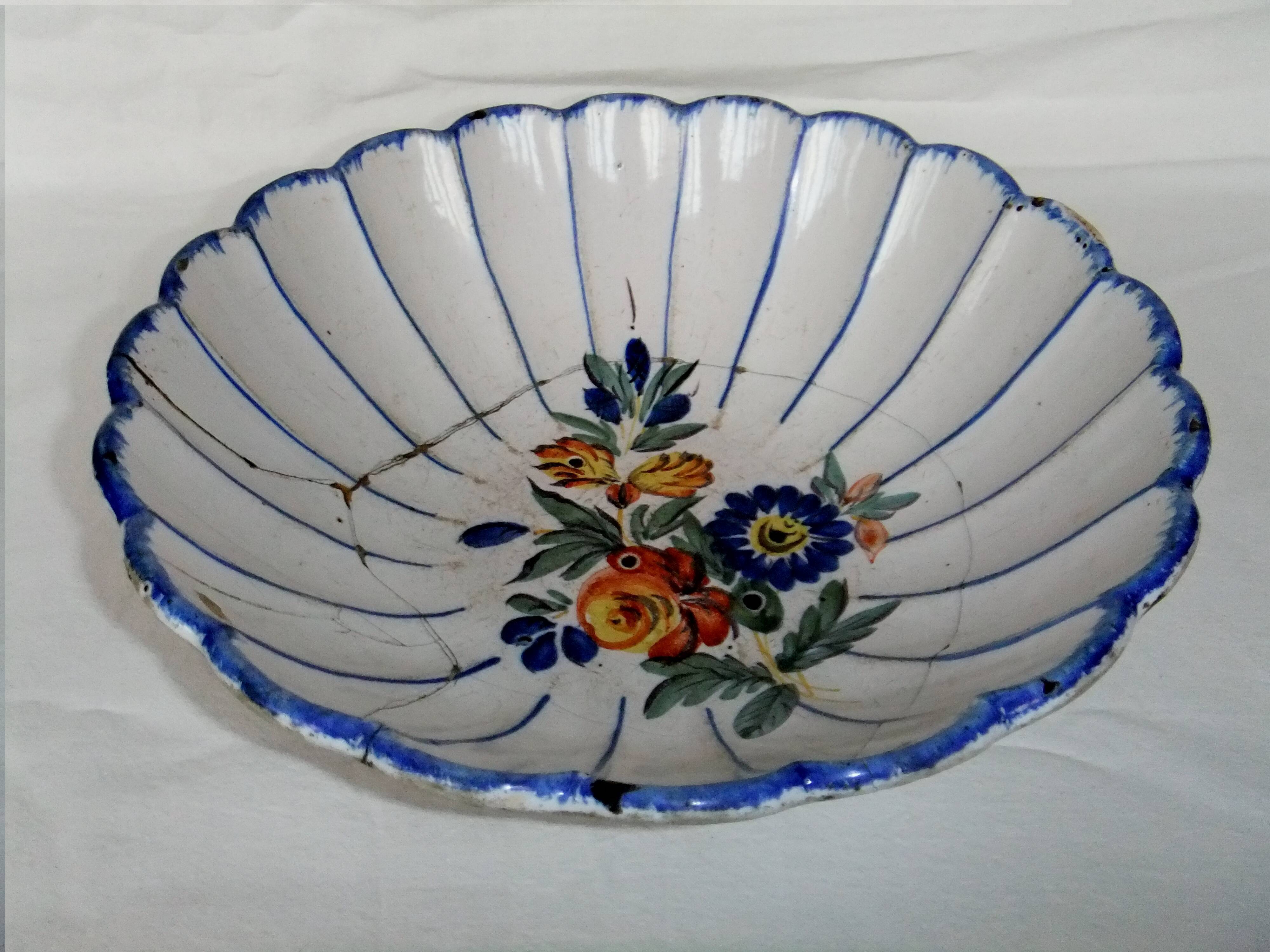 Salad bowl cut jatte XVIII century hollow flat Thiviers Auvillar