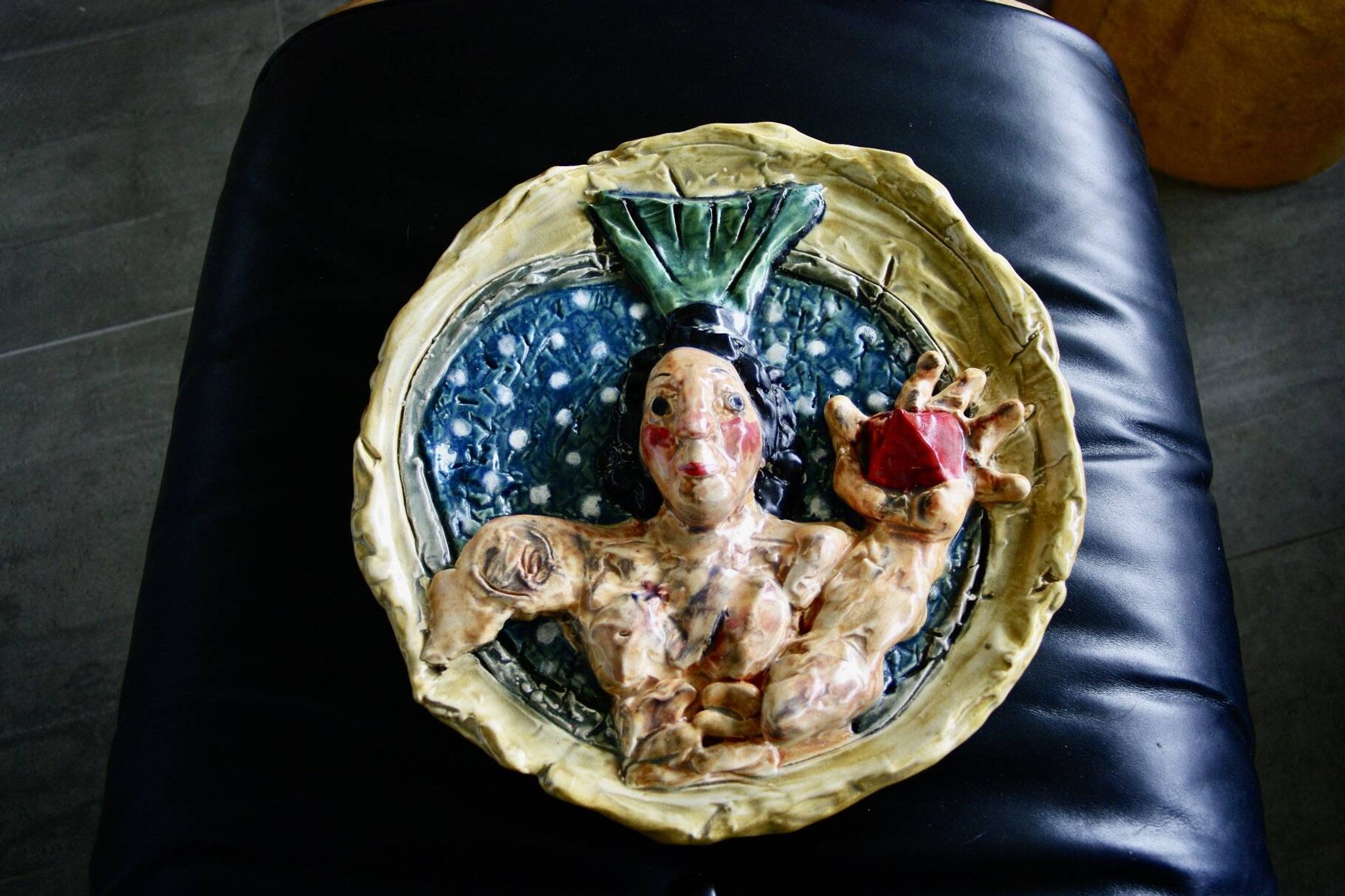 Plat vintage en terre cuite par Mark Lupertz, 1980