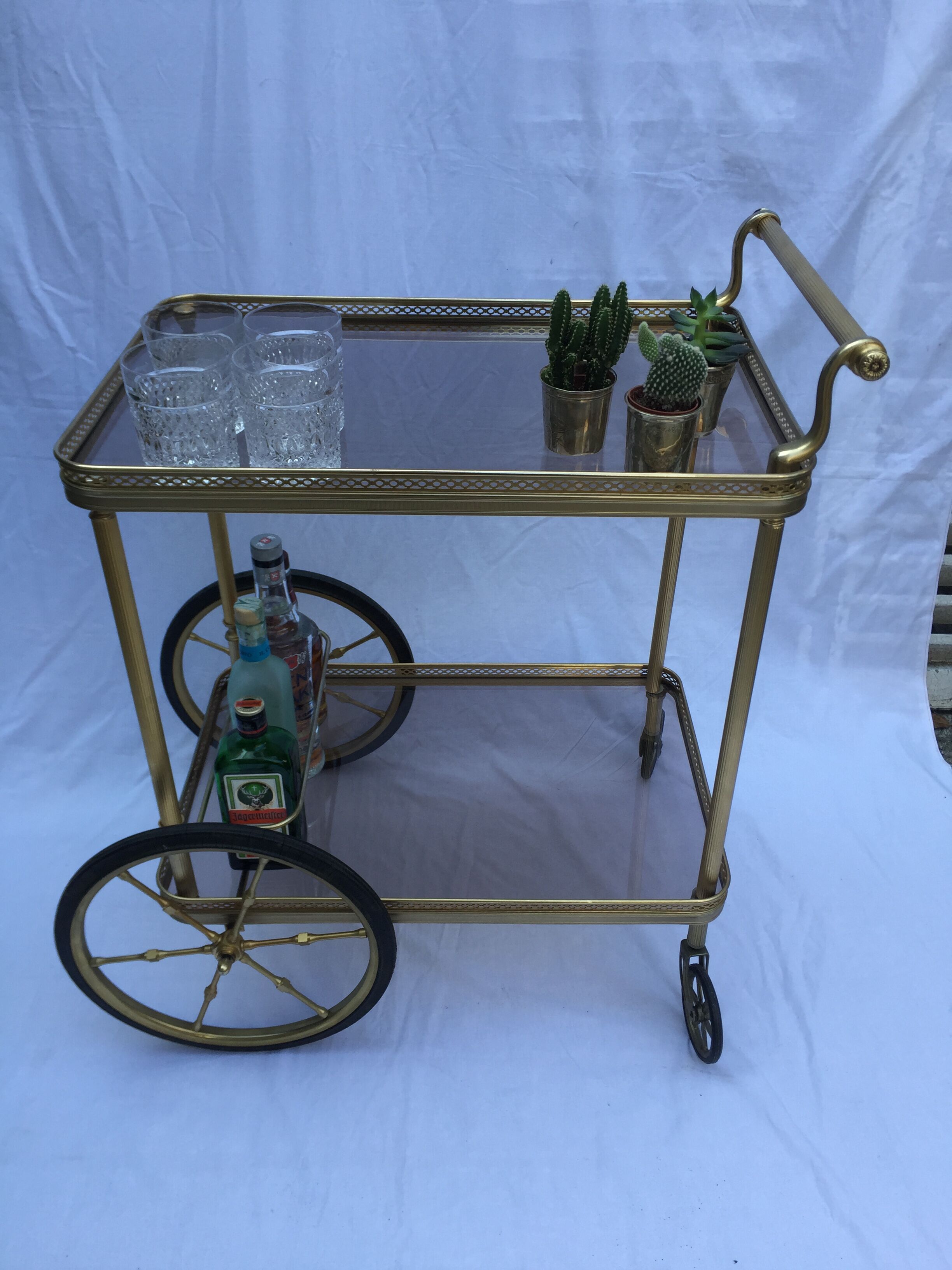 Serving wheels in gold metal & glass vintage 1960