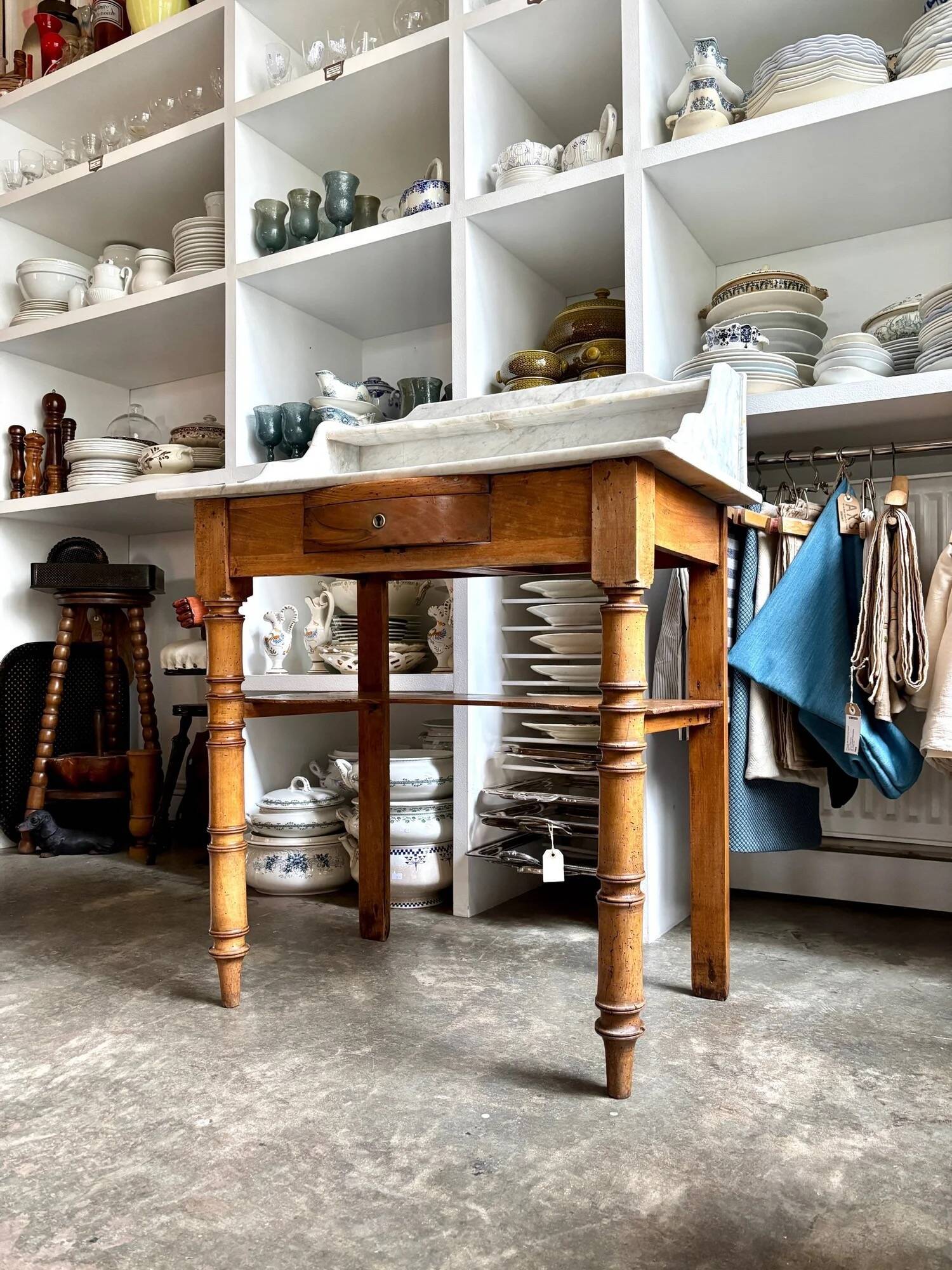 Dressing table, bathroom cabinet in wood and marble 80 x 48 cm