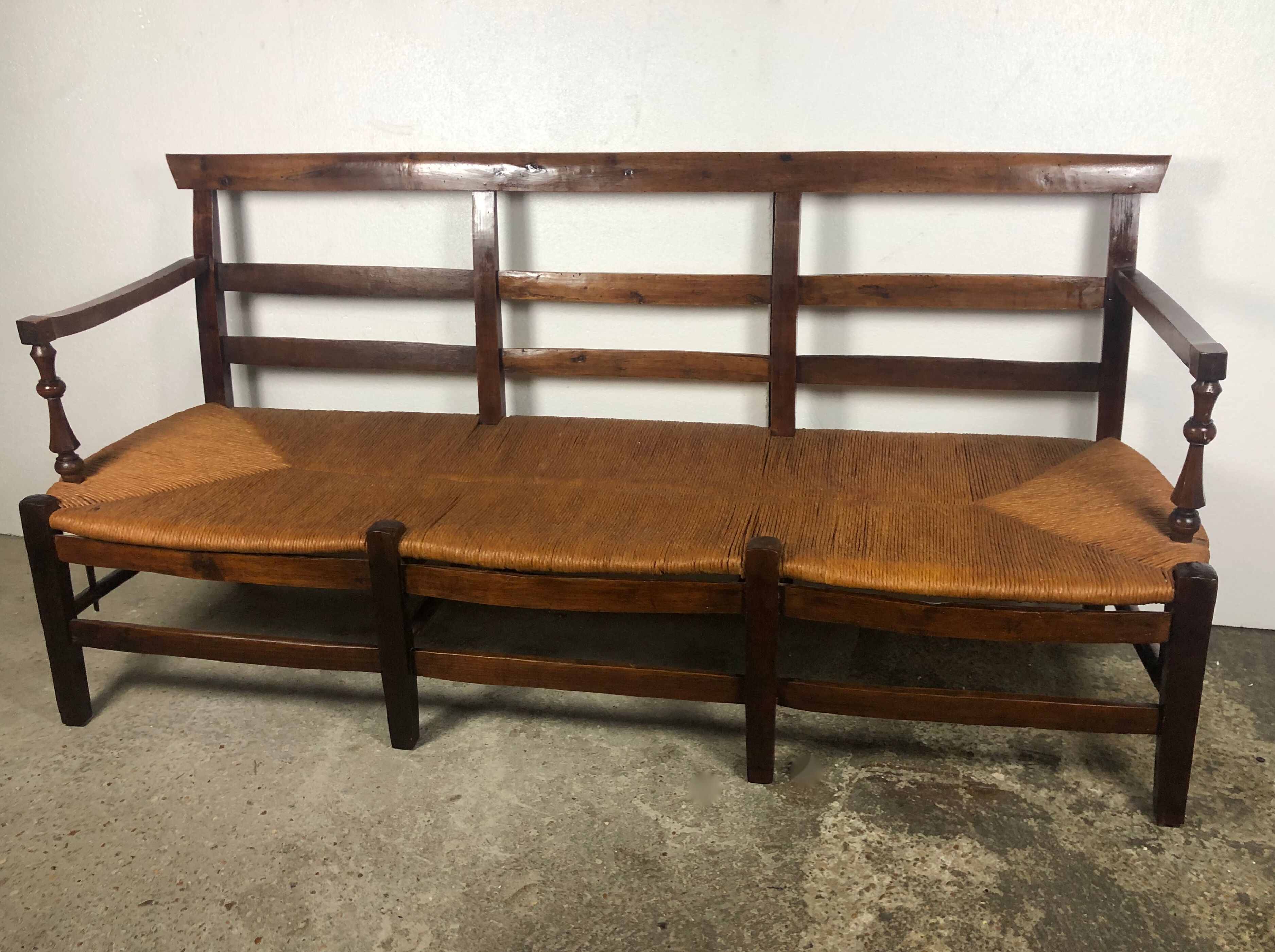 Mulched bench Provençal oak and walnut in late 18th century