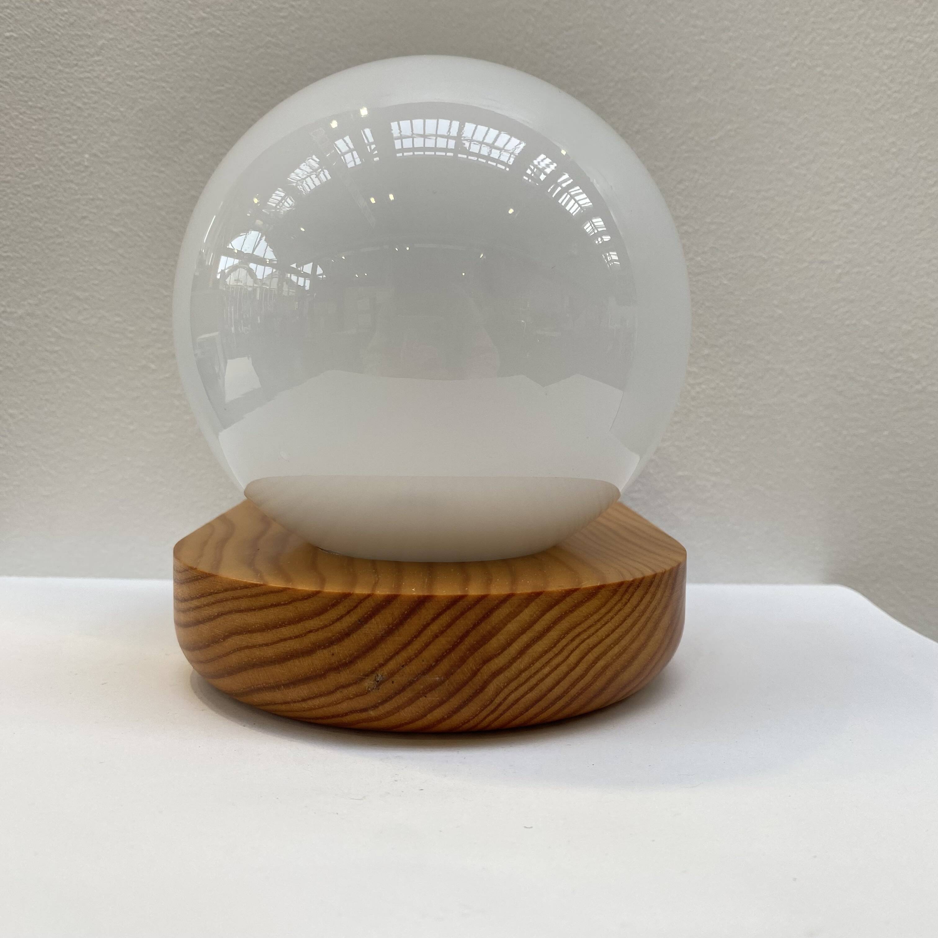 Modernist wall lamp in pine and opaline