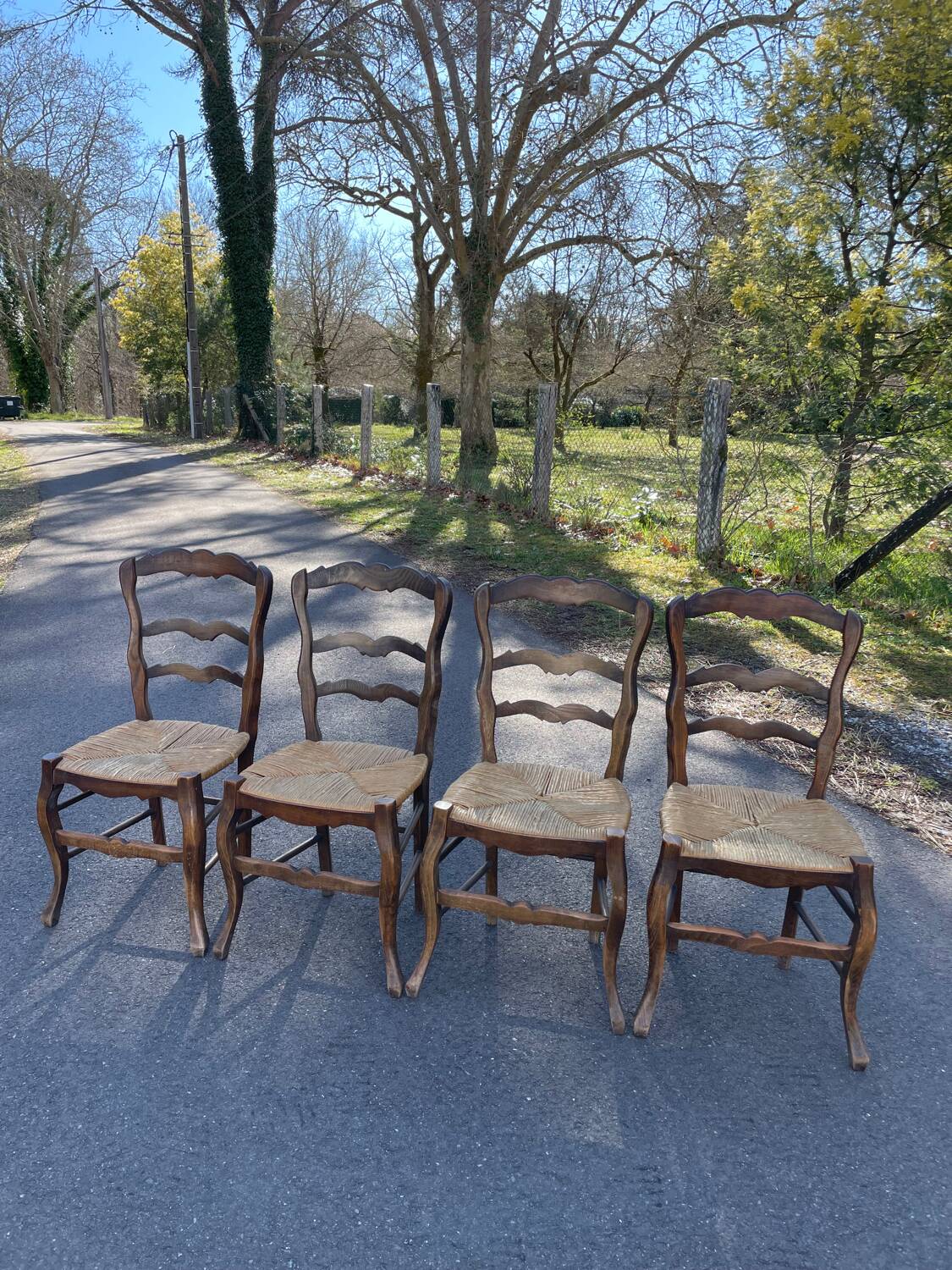 4 chaises paillées de campagne en bois