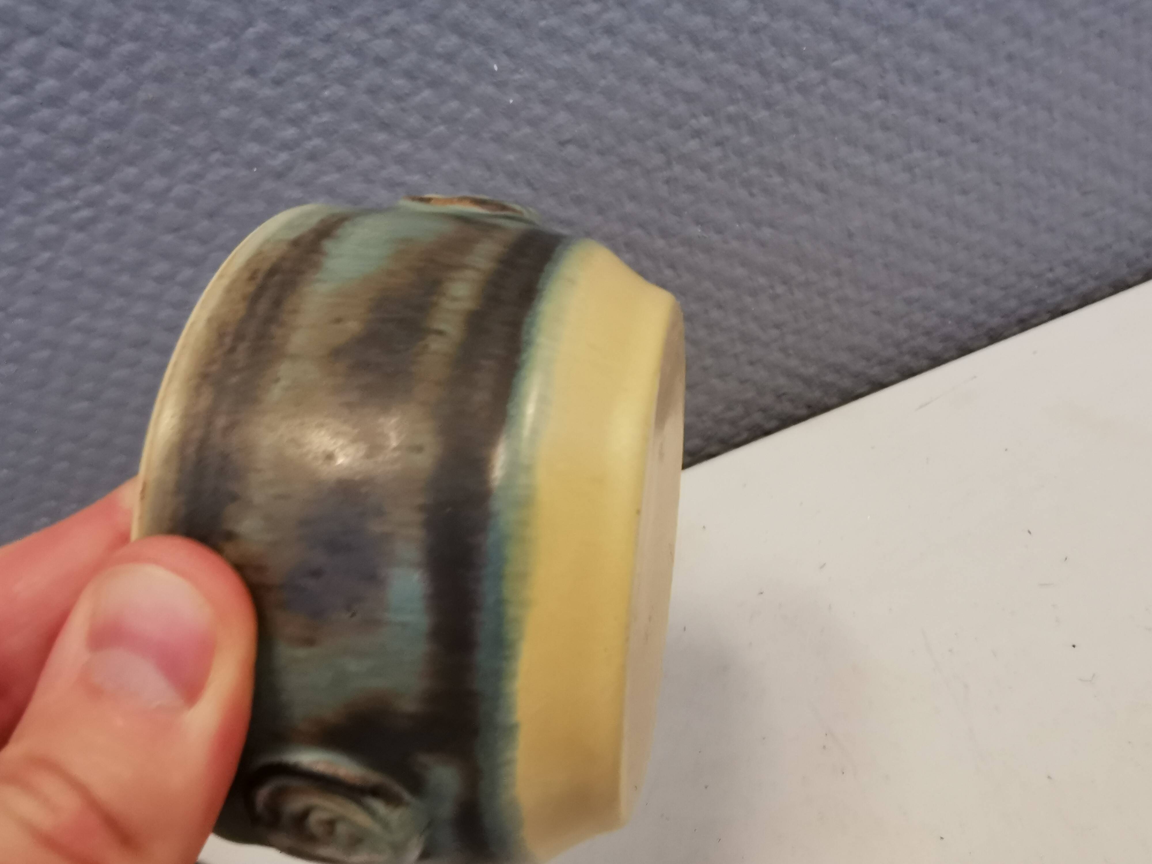 Lovely small ceramic sugar/jam jar, designed by Danish Jette Hellerøe 1970s.