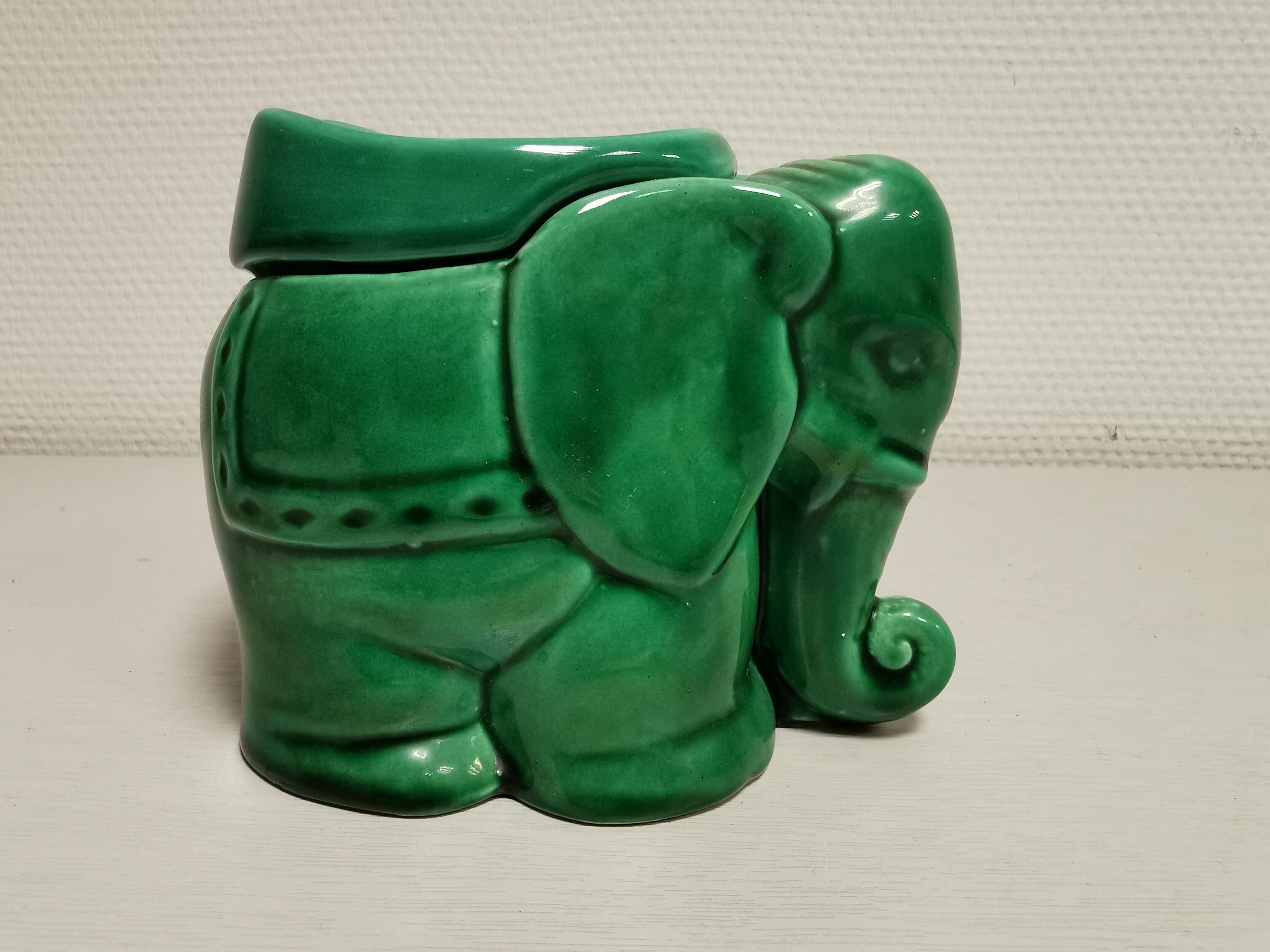 Cendrier zoomorphe en céramique vintage