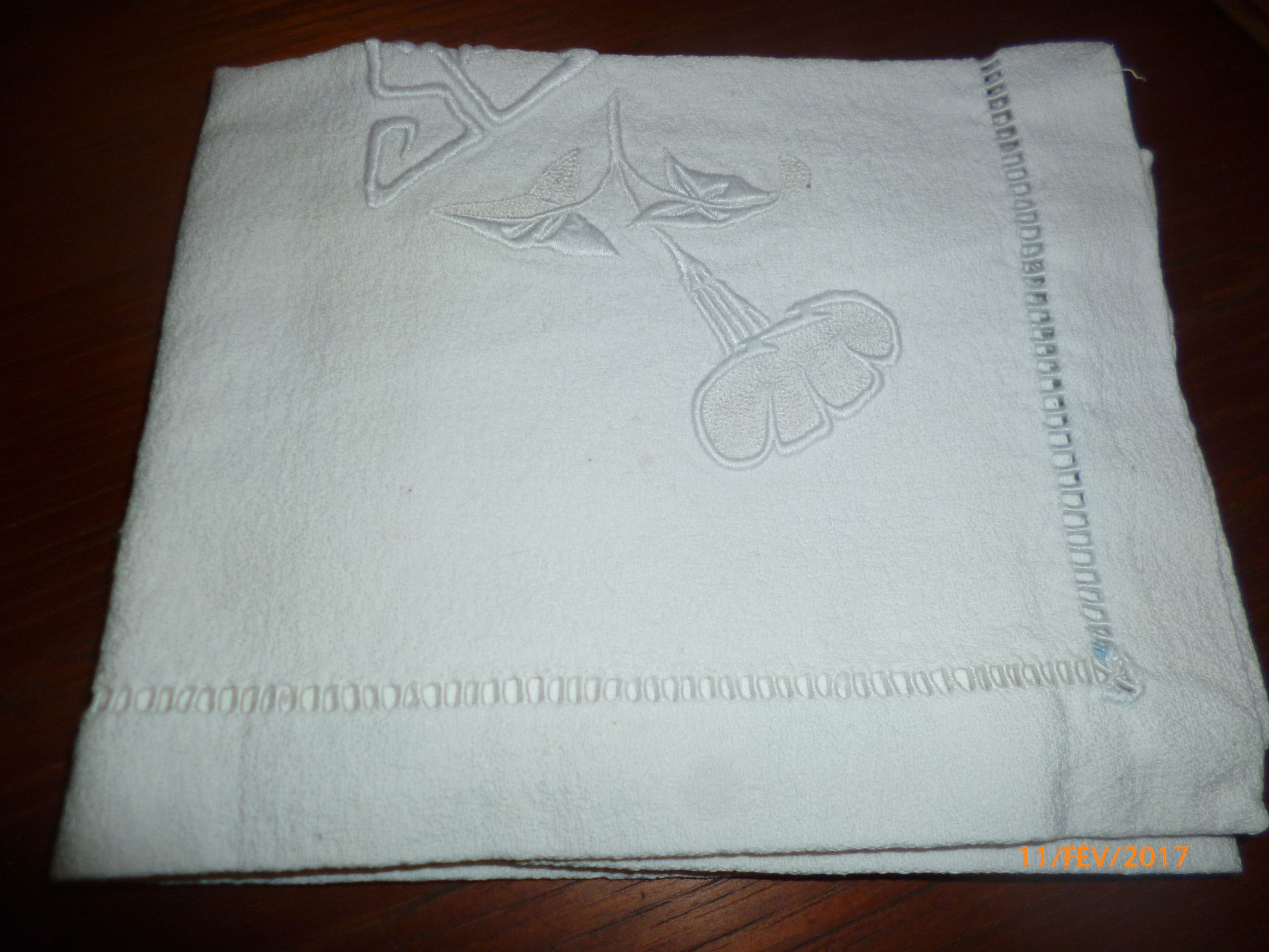 all tablecloth linen and towels 12 old lin brodees tables