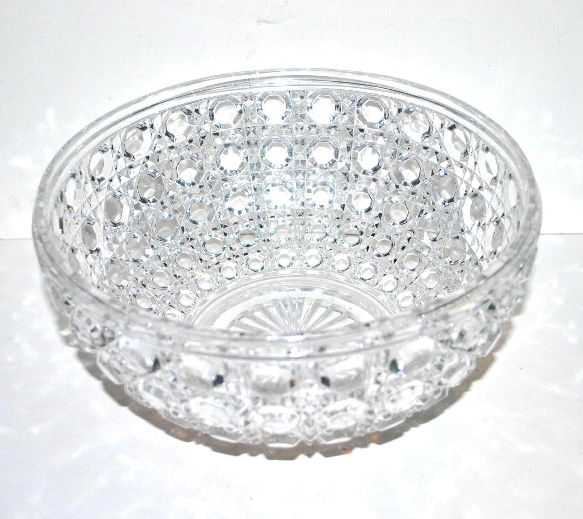 Baccarat moulded crystal salad signed diamants pierreries 23cm