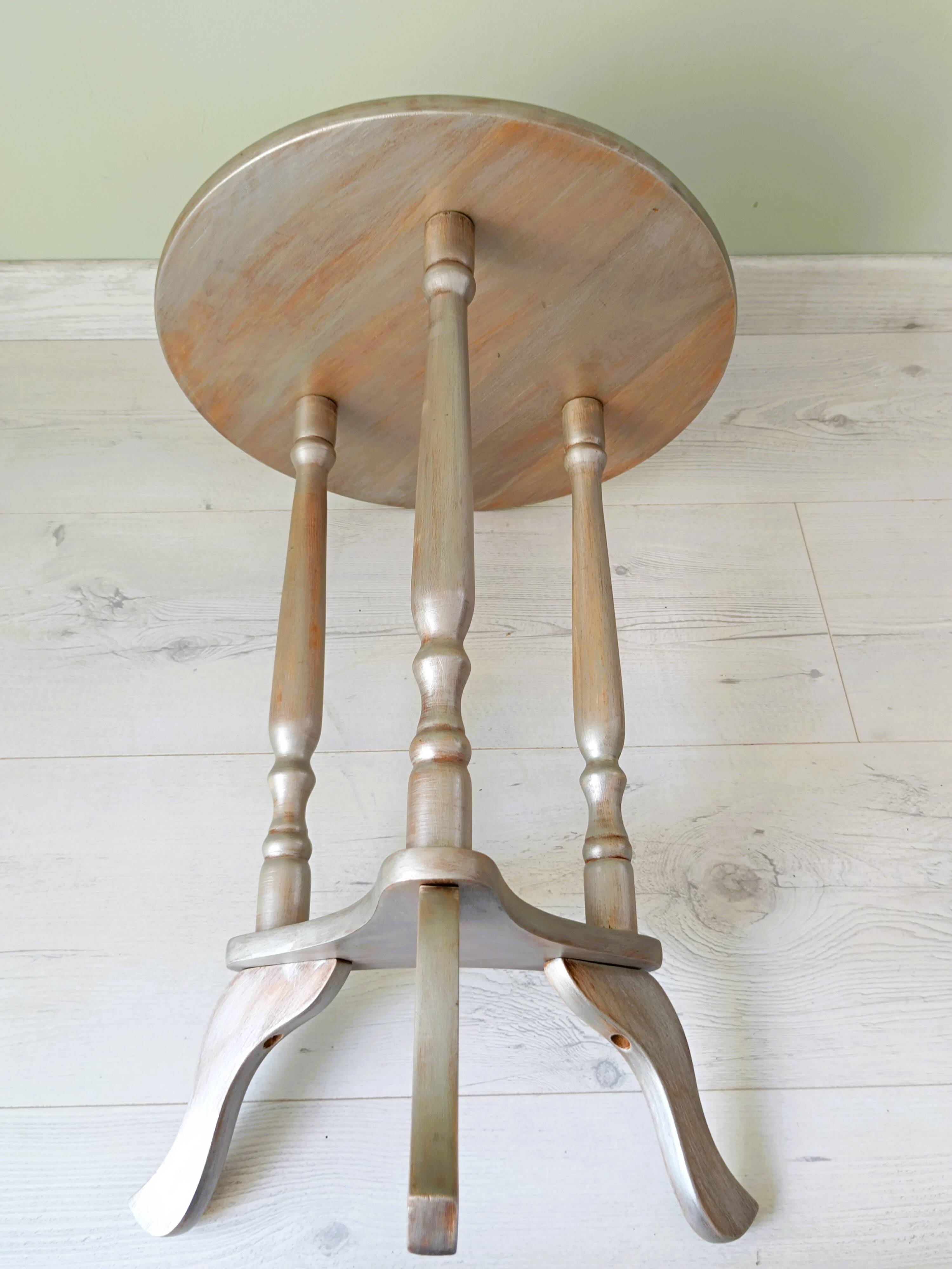 Small Louis XVI style pedestal table