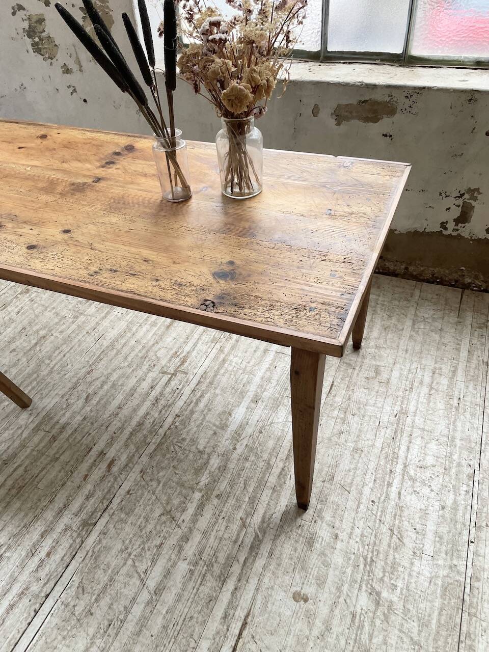 Farmhouse table with spindle legs 2m
