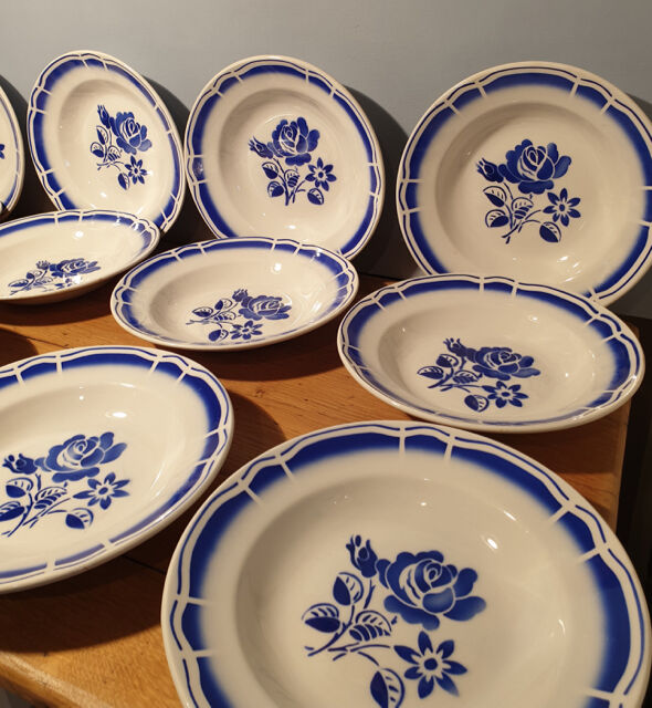 Suite de 12 assiettes creuses Badonviller