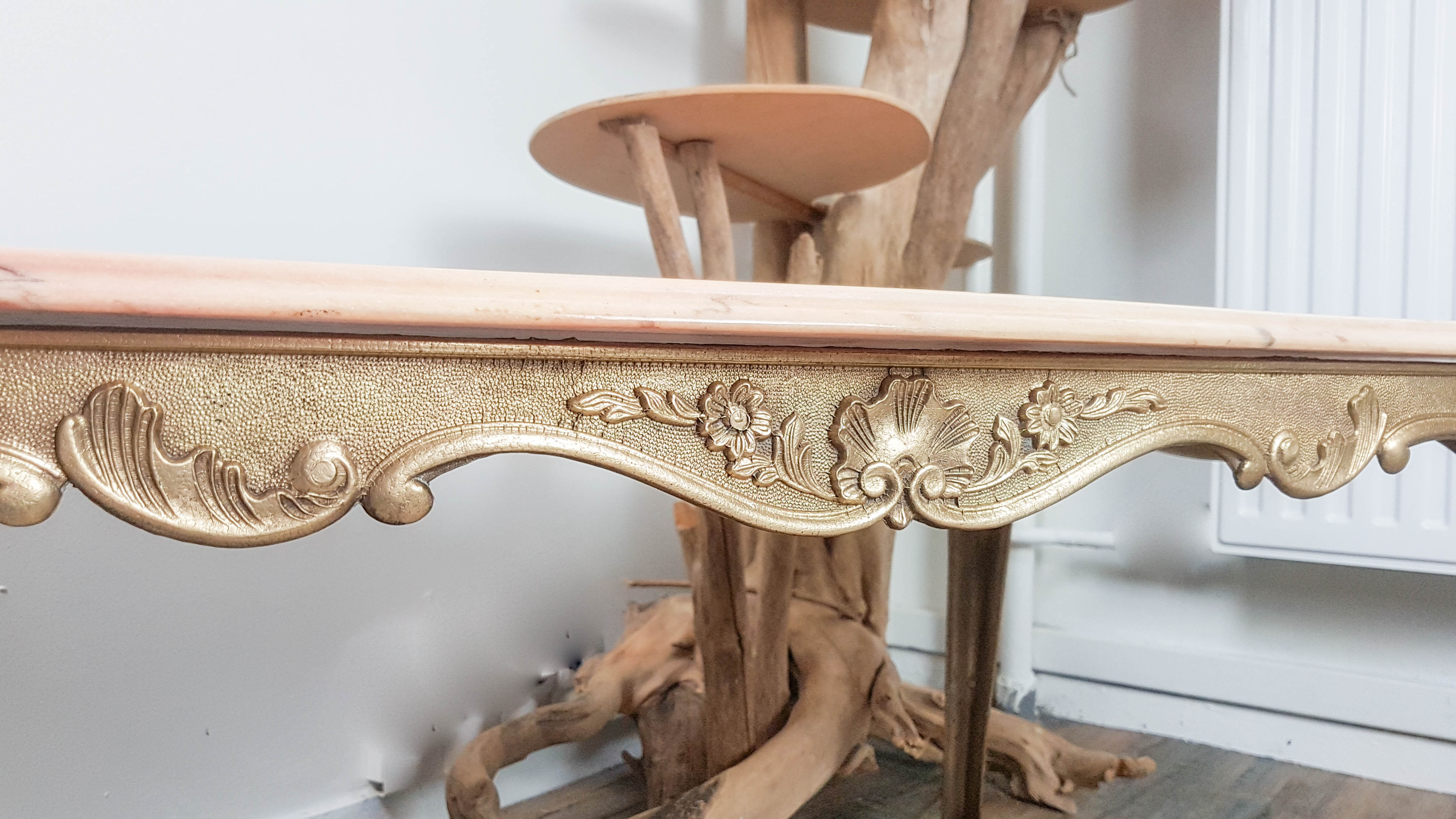 Louis XV coffee table in brass pink marble