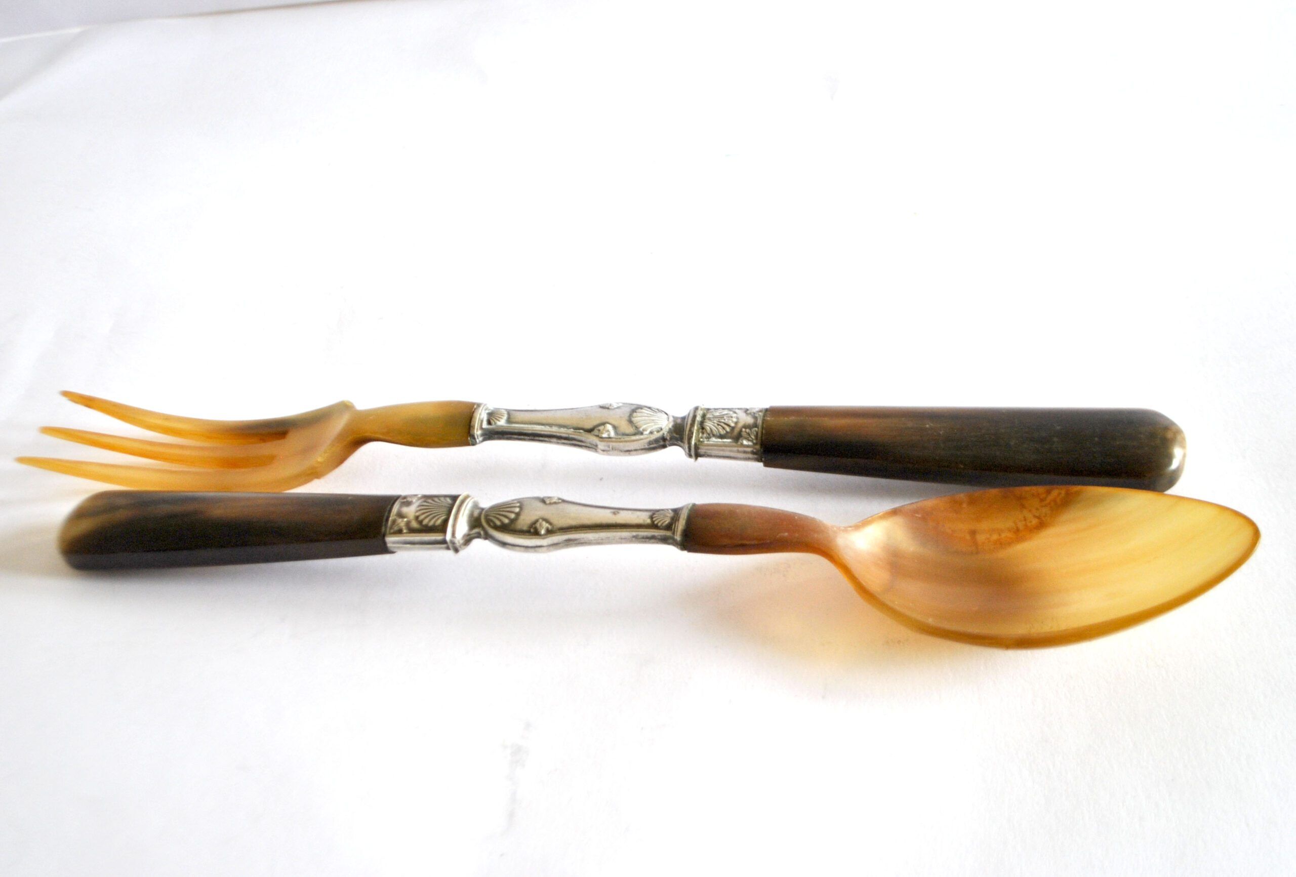Antique horn salad cutlery – shell decoration 1900