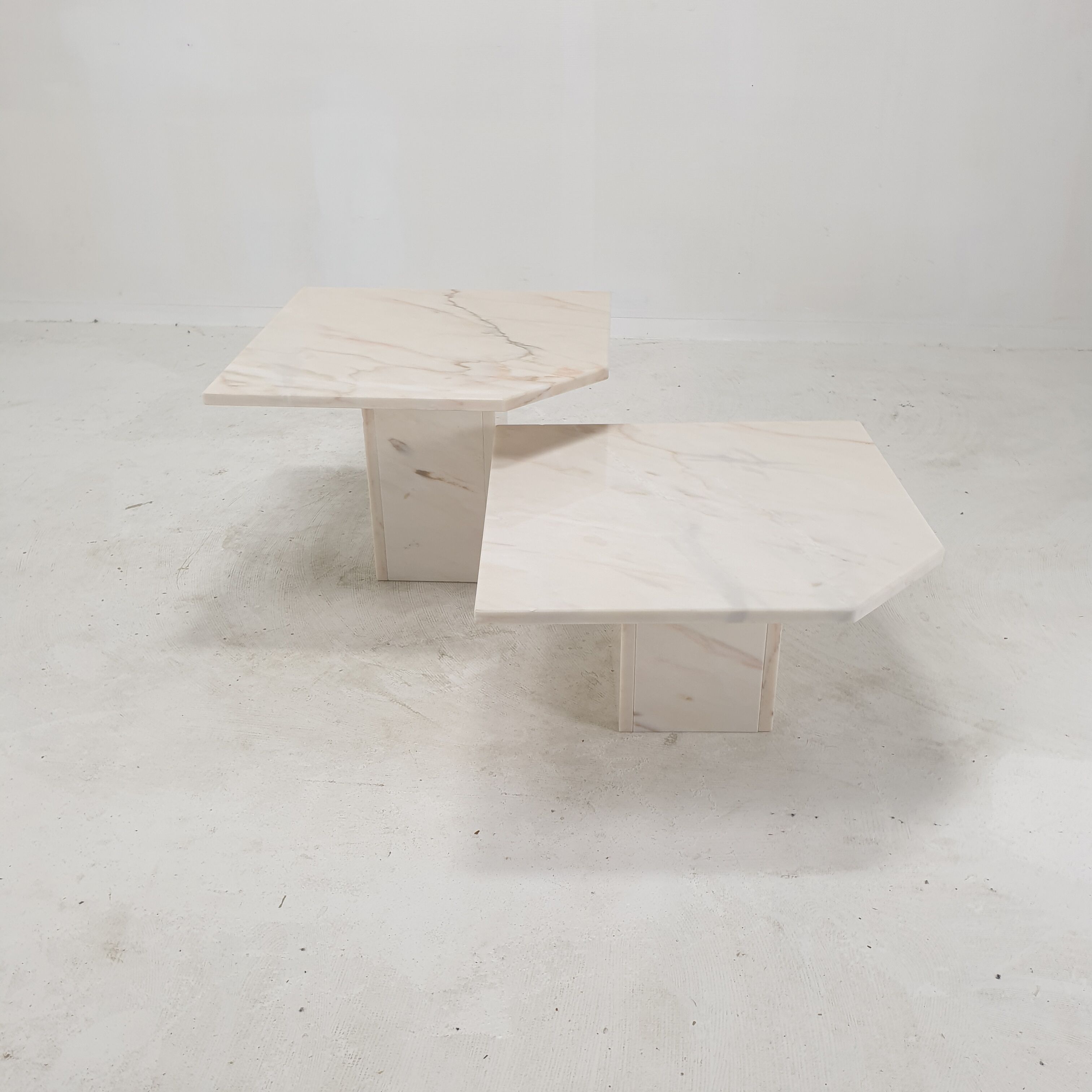 Set of 2 italian marble side tables, 1980's