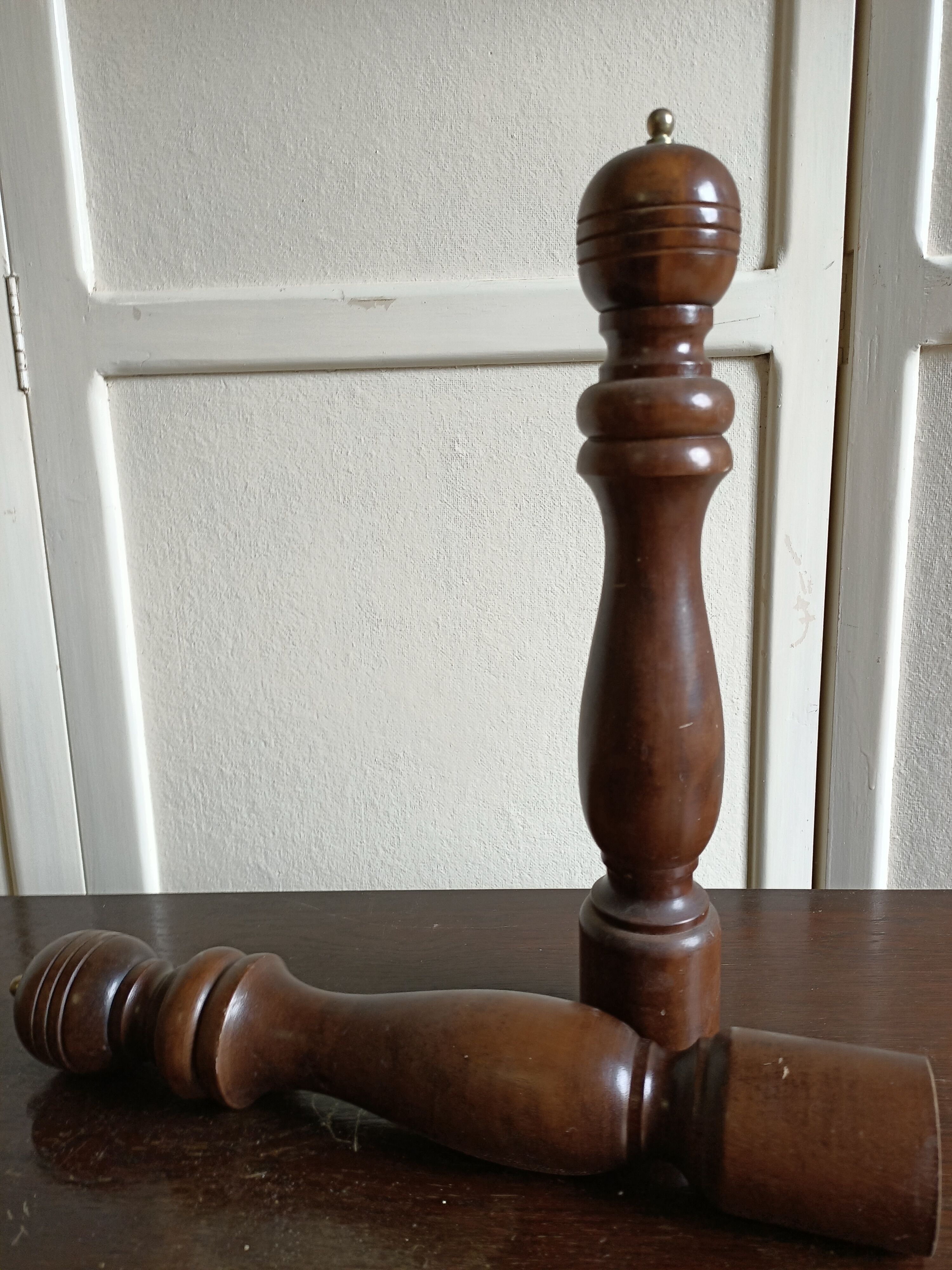 Set pepper and salt shaker in xxl wood