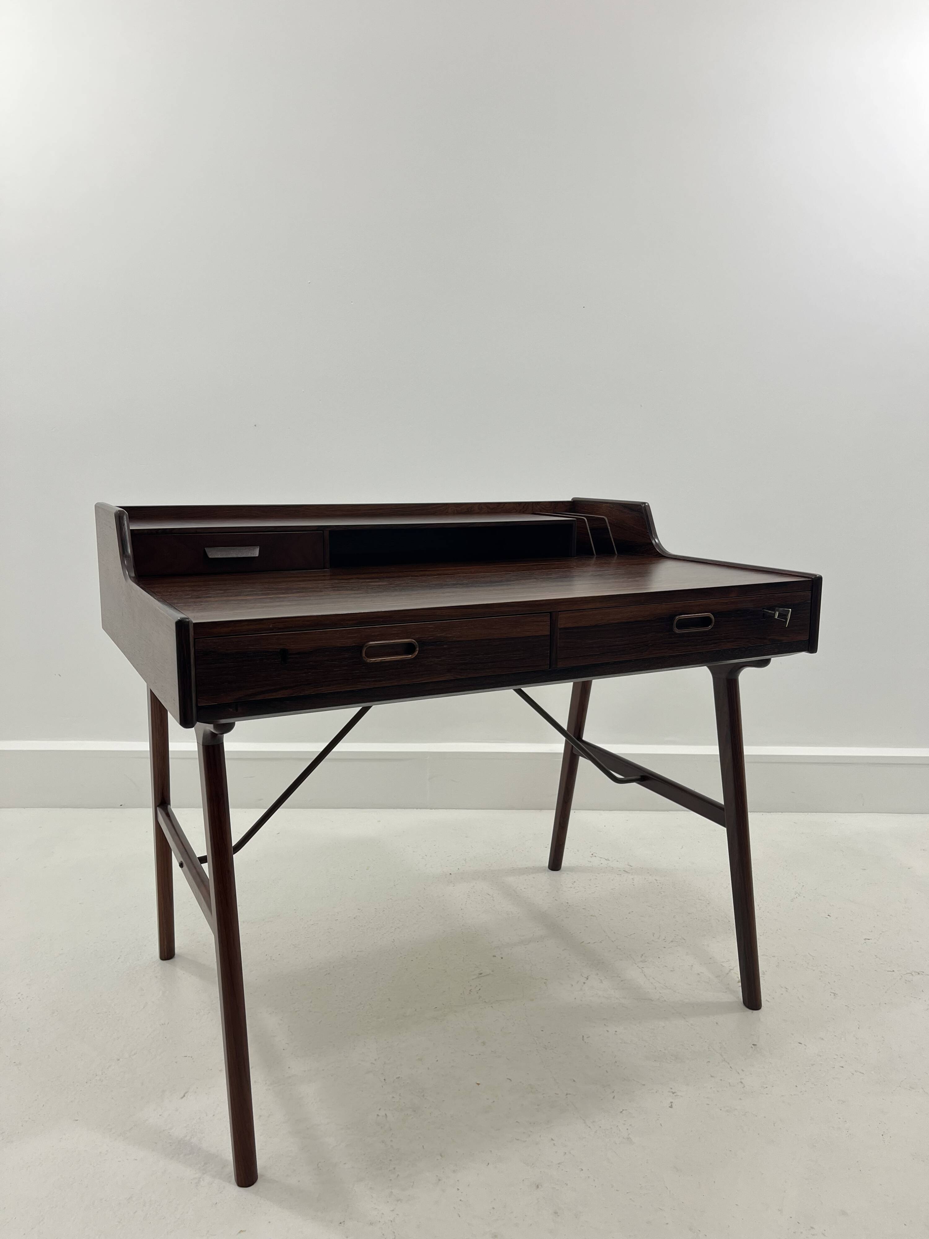 Bureau danois modèle 56 en palissandre par Arne Wahl Iversen pour Vinde Mobelfabrik