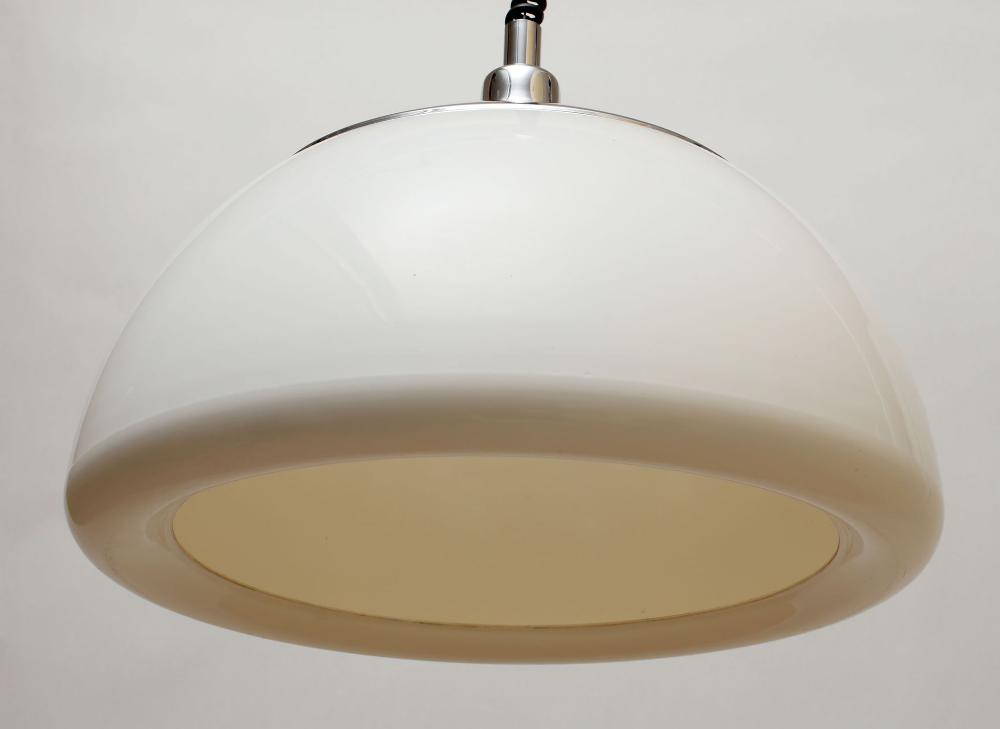 Suspension en plastique blanc et chrome 1970s