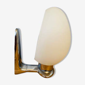 Opaline wall lamp half egg form