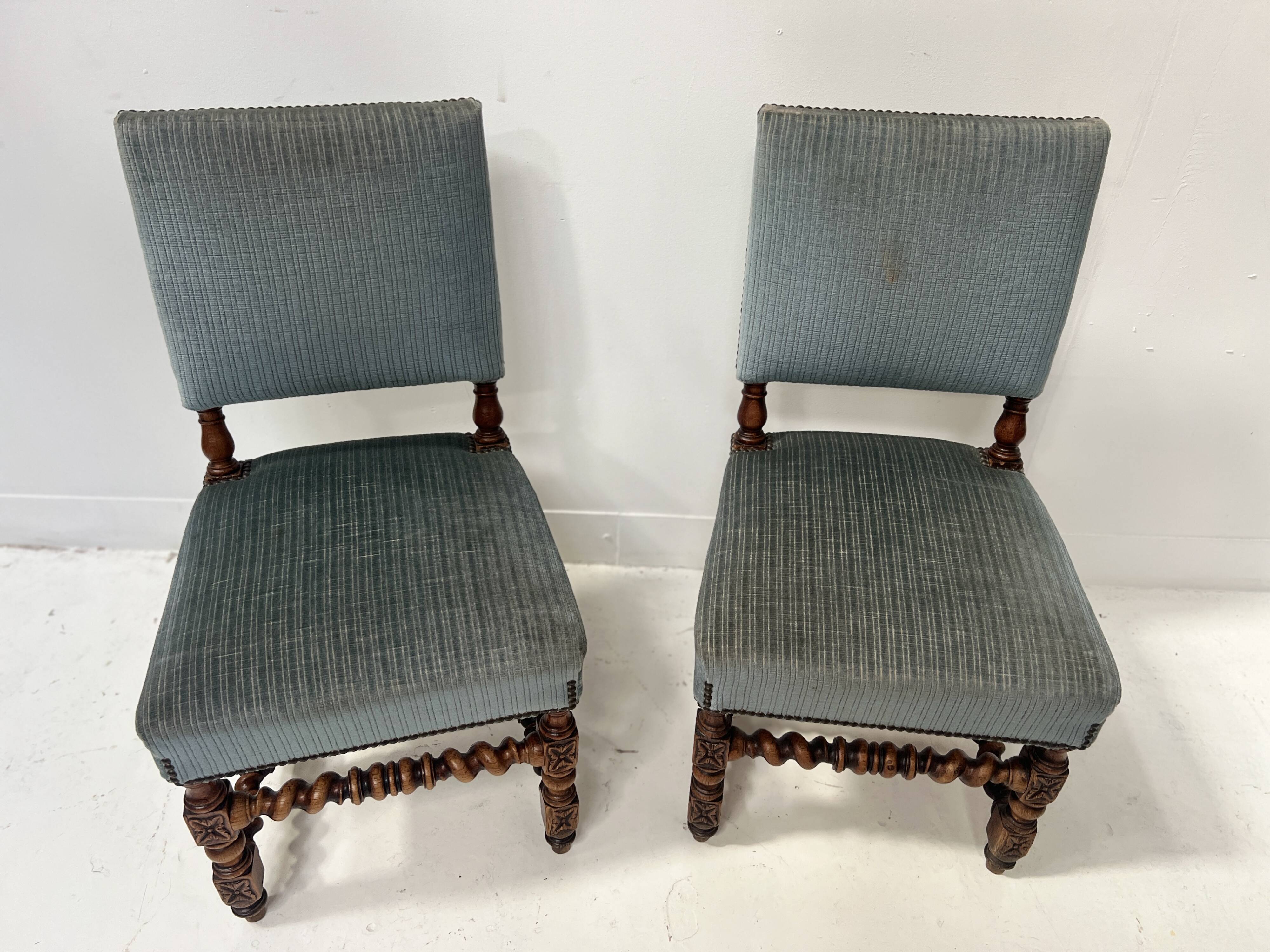Pair of Louis XIII style twisted oak chairs from the 19th century.
