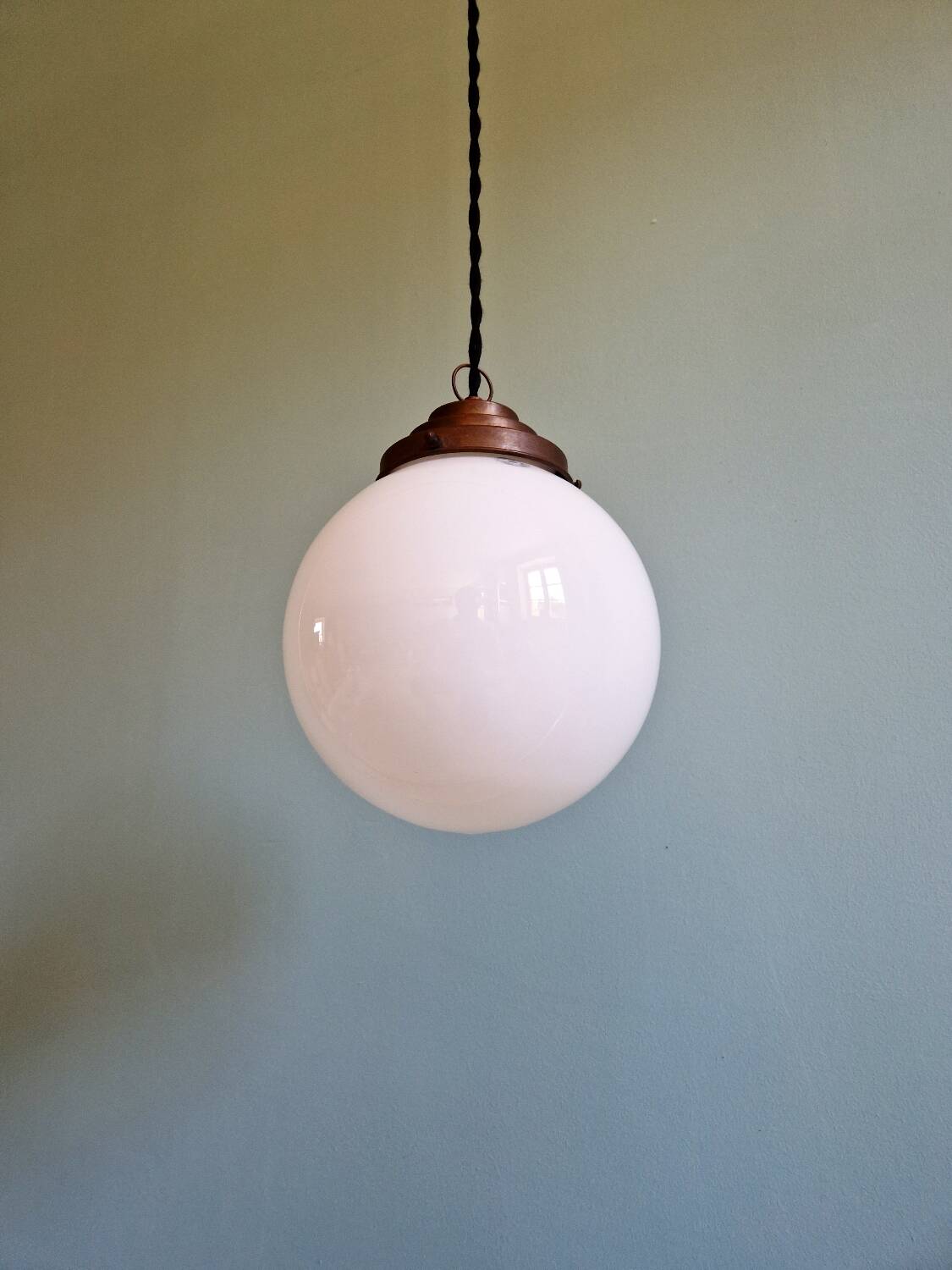 Art Deco suspension in white opaline, Val Saint-Lambert, 1920-30