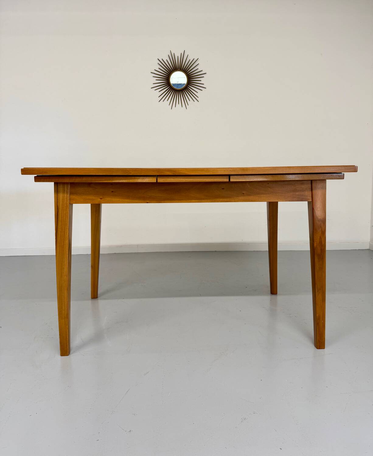 Table de repas à rallonges noyer massif design style scandinave an70