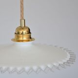 Pleated opaline suspension and jute cord