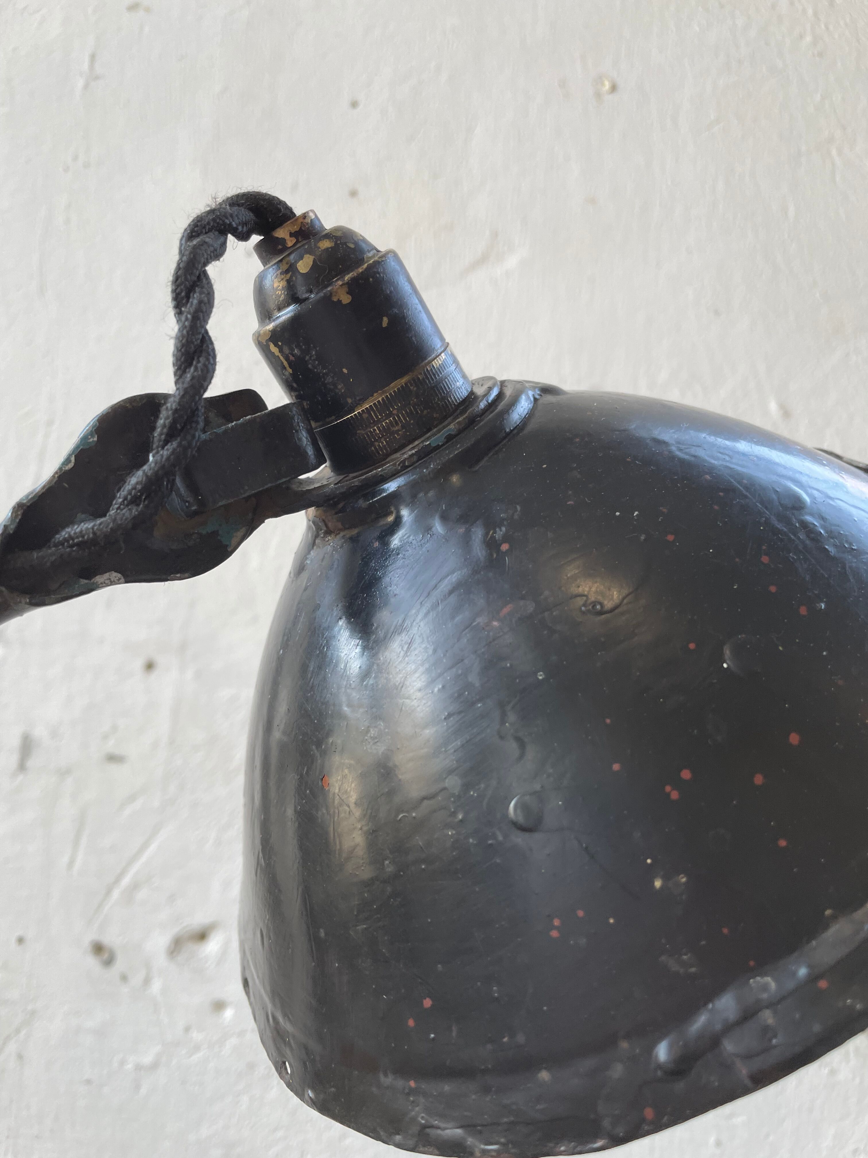 Articulated workshop lamp ravel ball joints