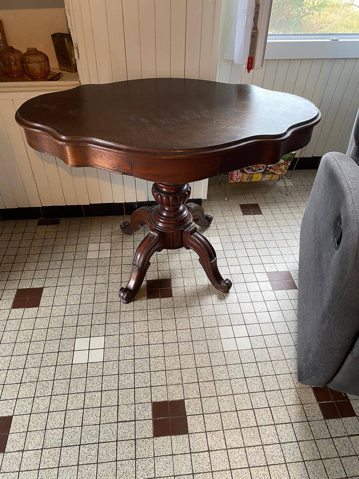 Tripod Side Table in solid wood