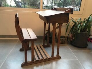 Artisanal child's desk