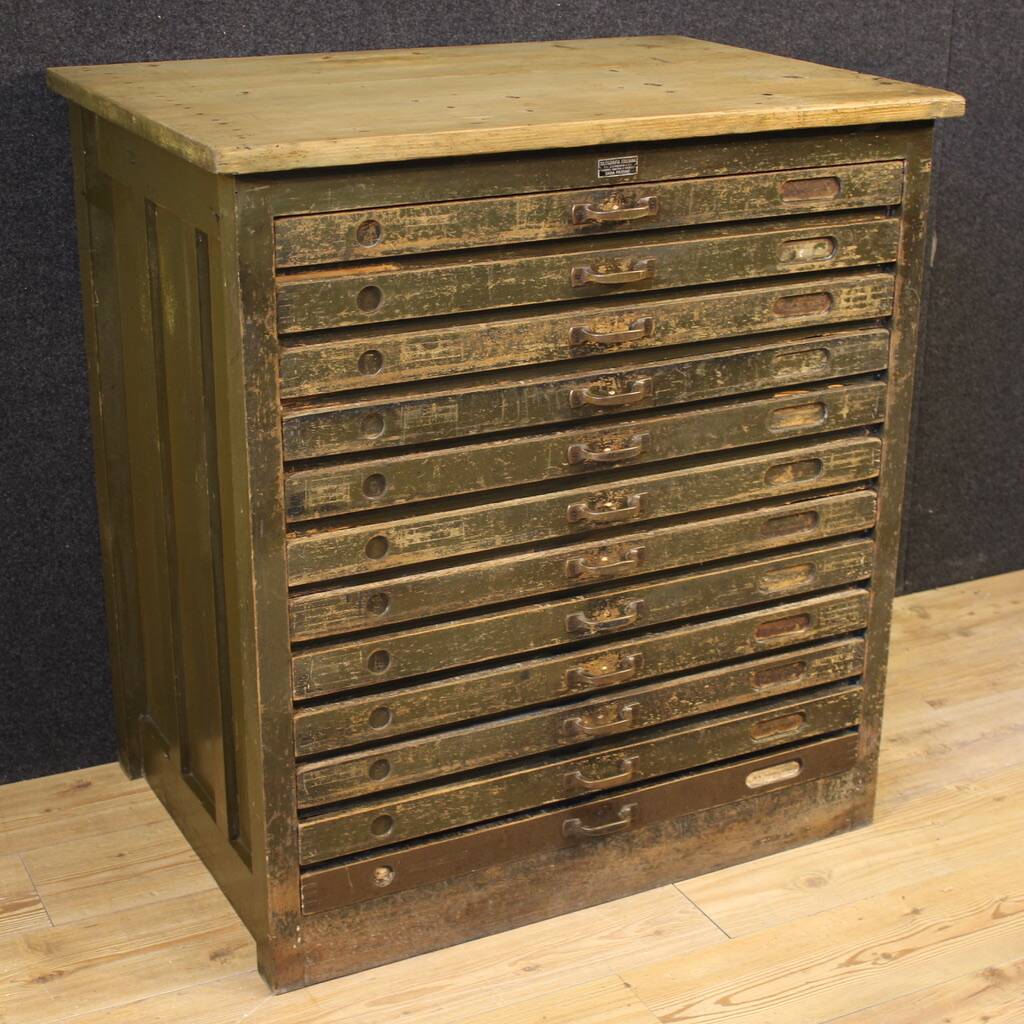 Commode en bois laqué de l'atelier de gravure sur bois du 20e siècle