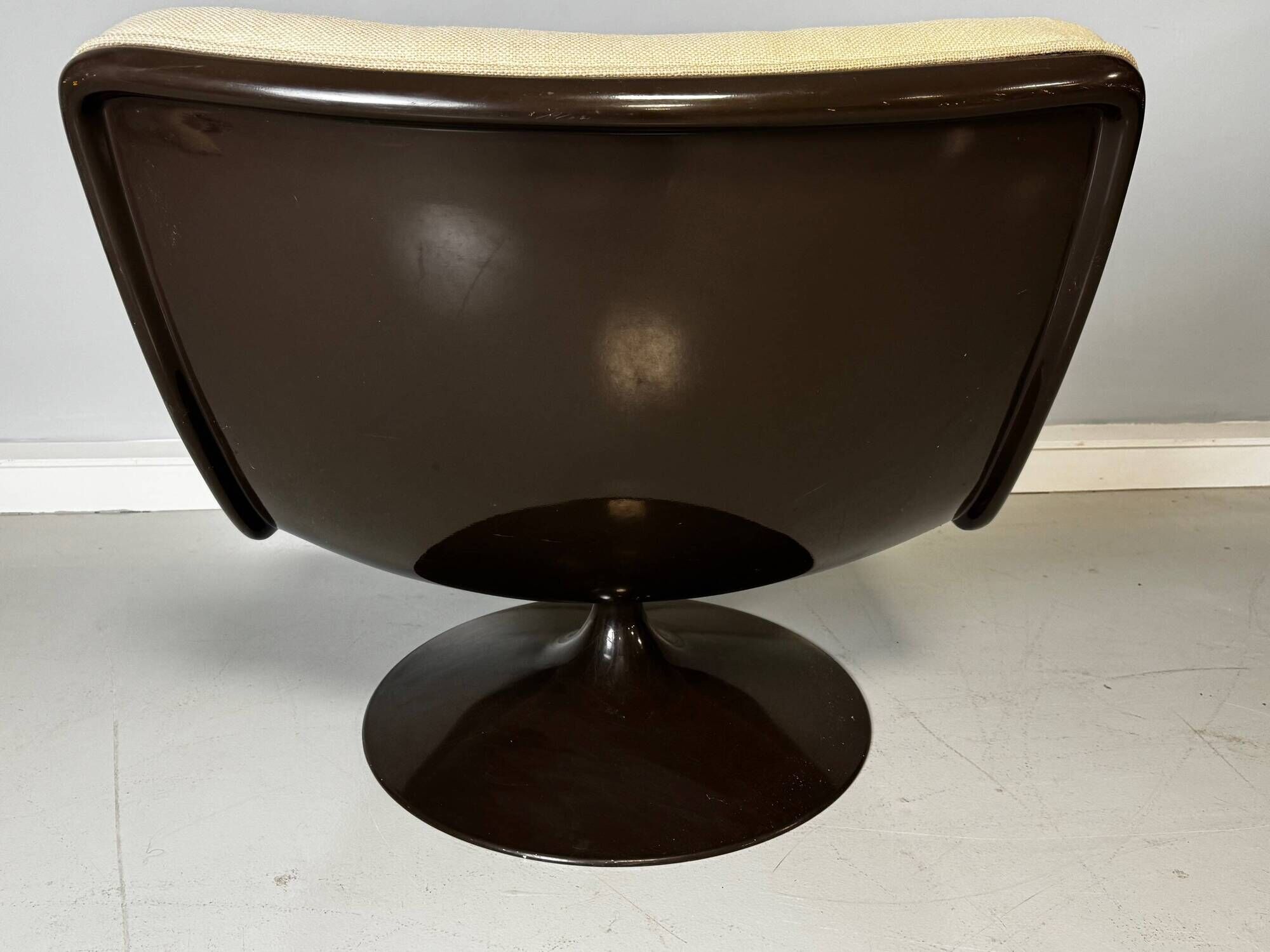 Artifort F976 swivel chair by Geoffrey Harcourt for Artifort