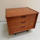 Mid Century teakwood chest of drawers