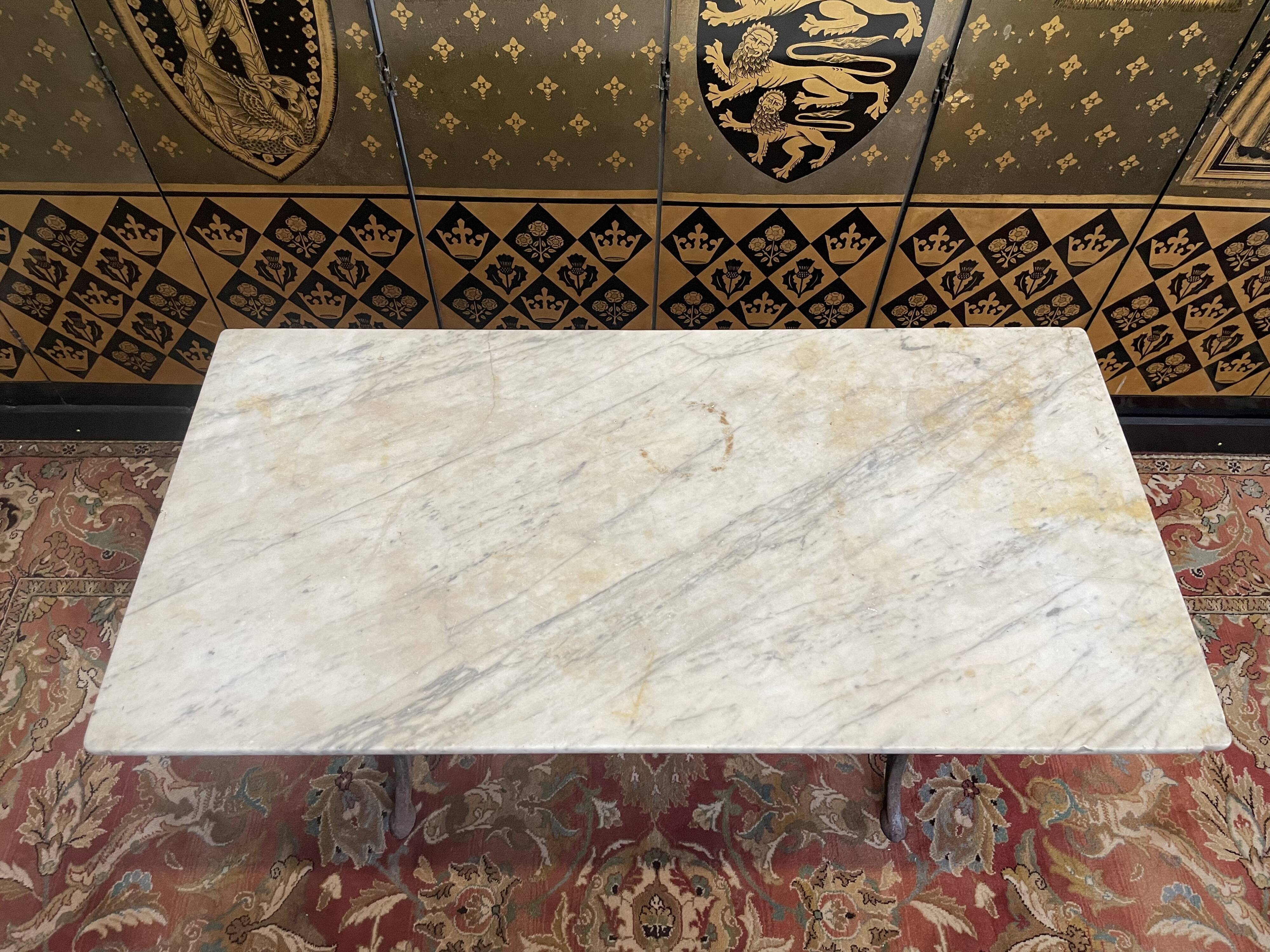 Bistro table in cast iron and marble 1900
