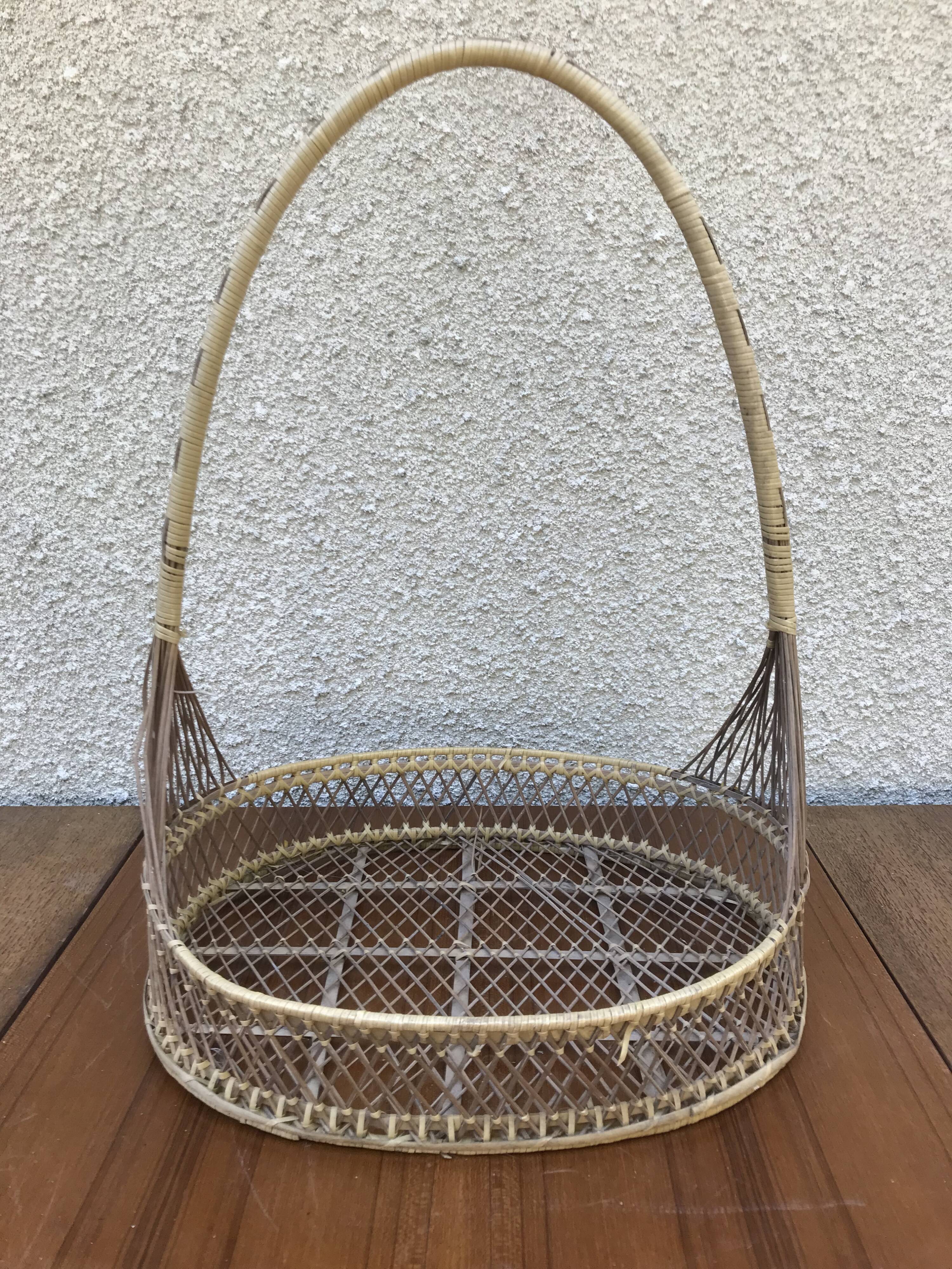 Old arttan basket
