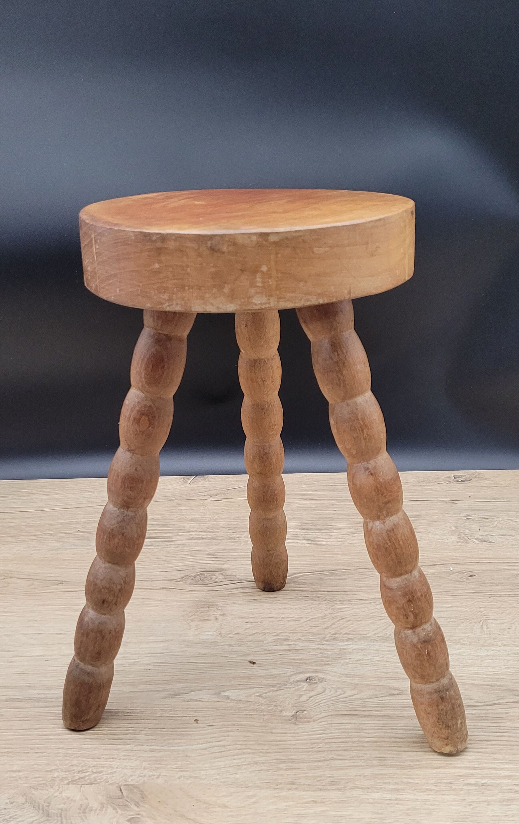Tripod stool feet balls thick sitting