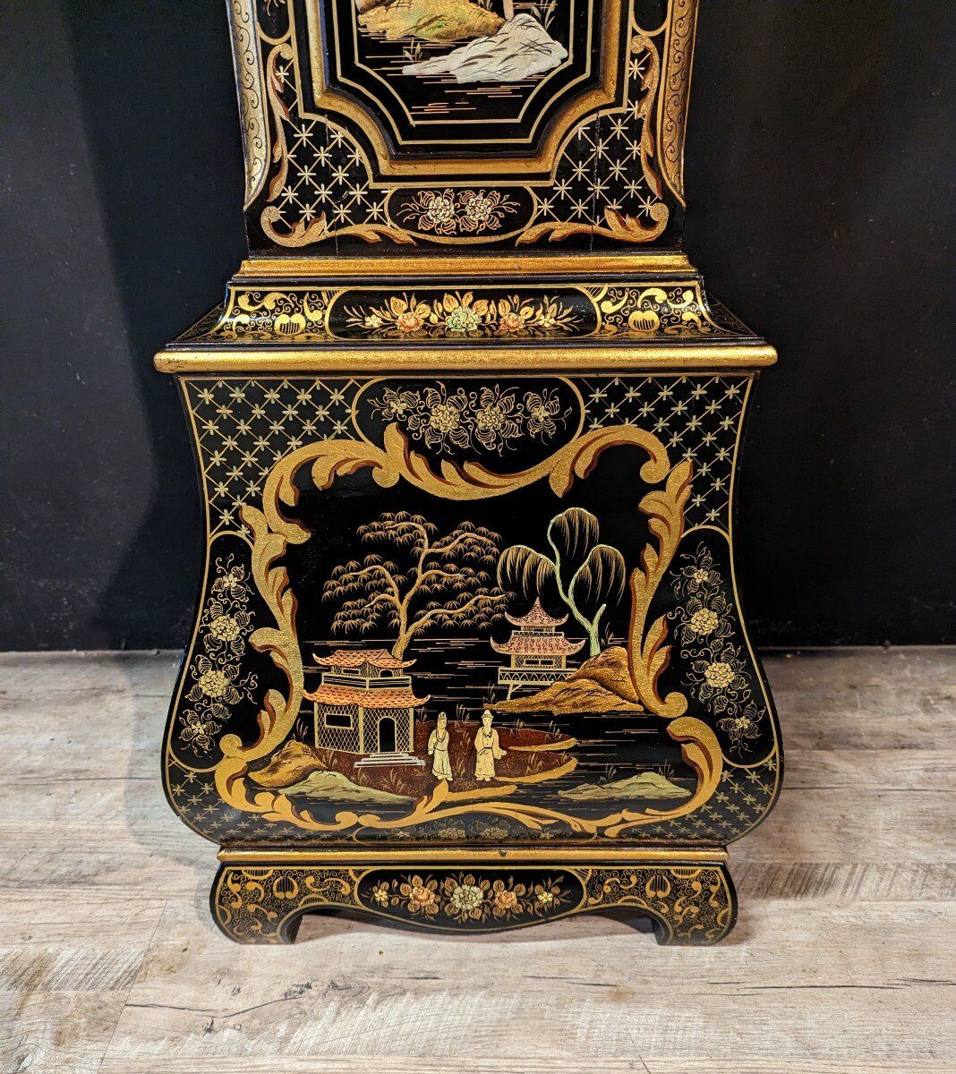 Comtoise clock of asian parquet