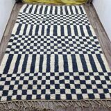 Handmade Moroccan Beni Ourain rug, size 140 x 260 cm.