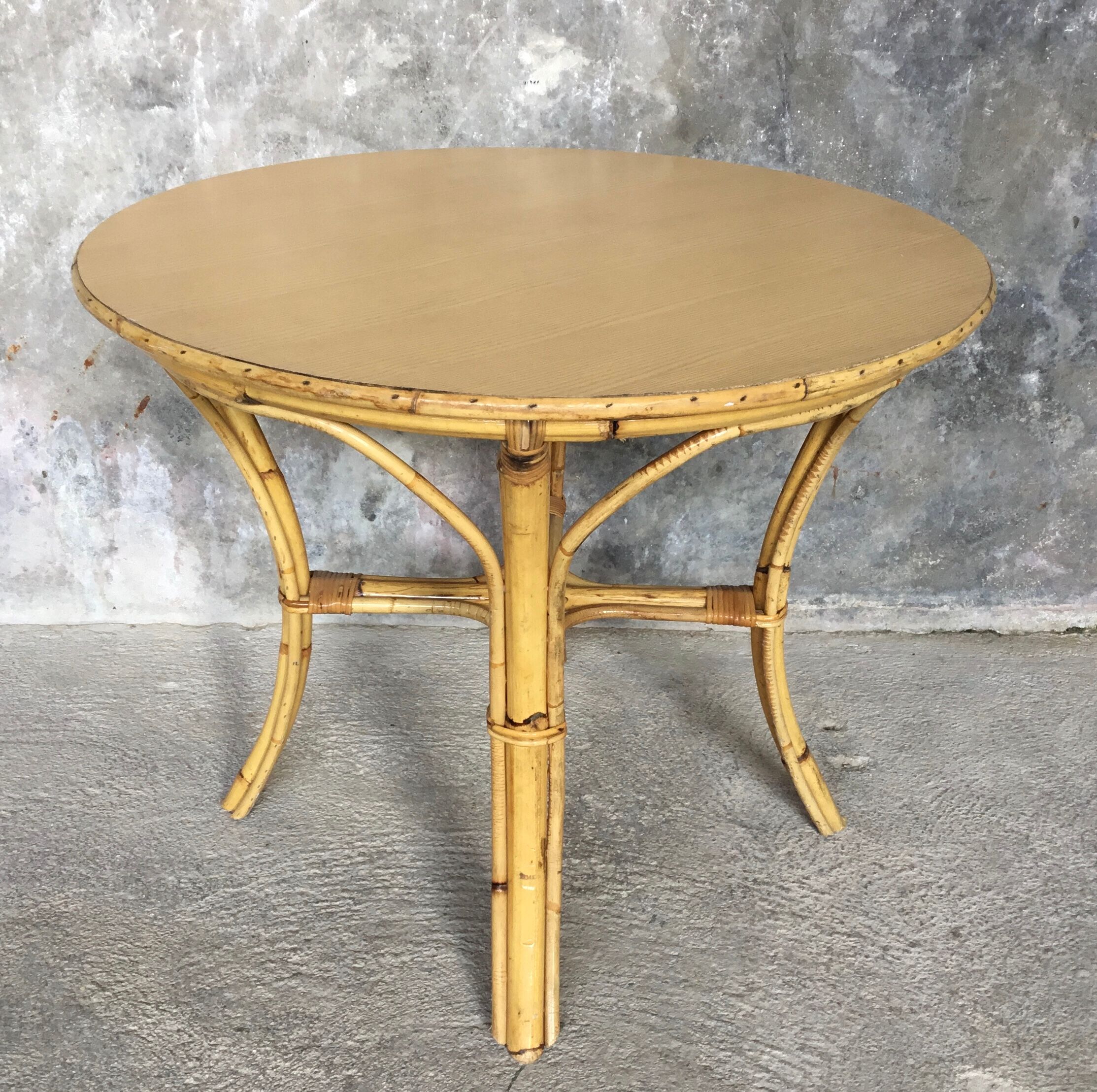 Round rattan dining table - formica top - vintage 1960