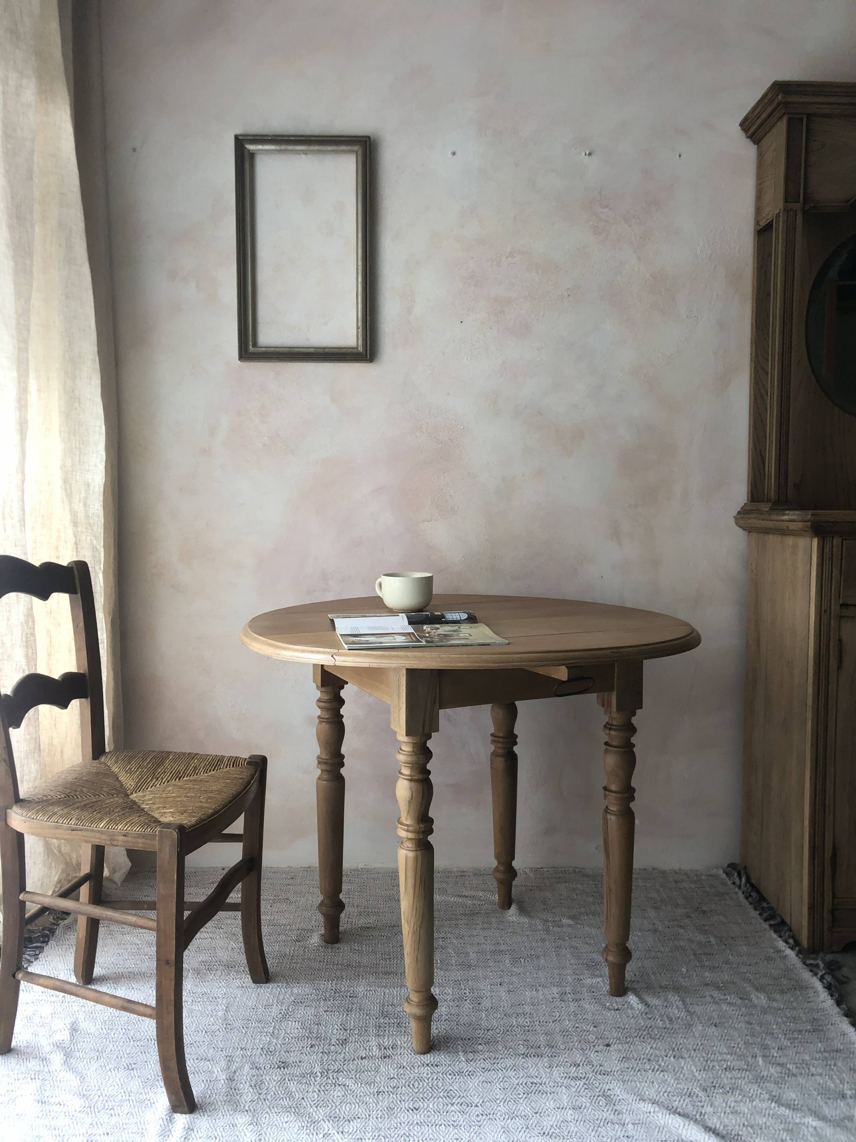 Small round beech drop-leaf table - soft country spirit