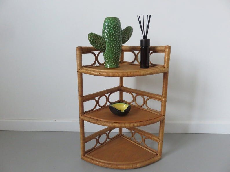 Wall angle shelf in rattan 60s 70s