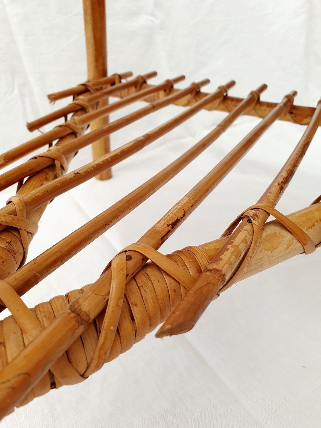Round rattan marquetry coffee table