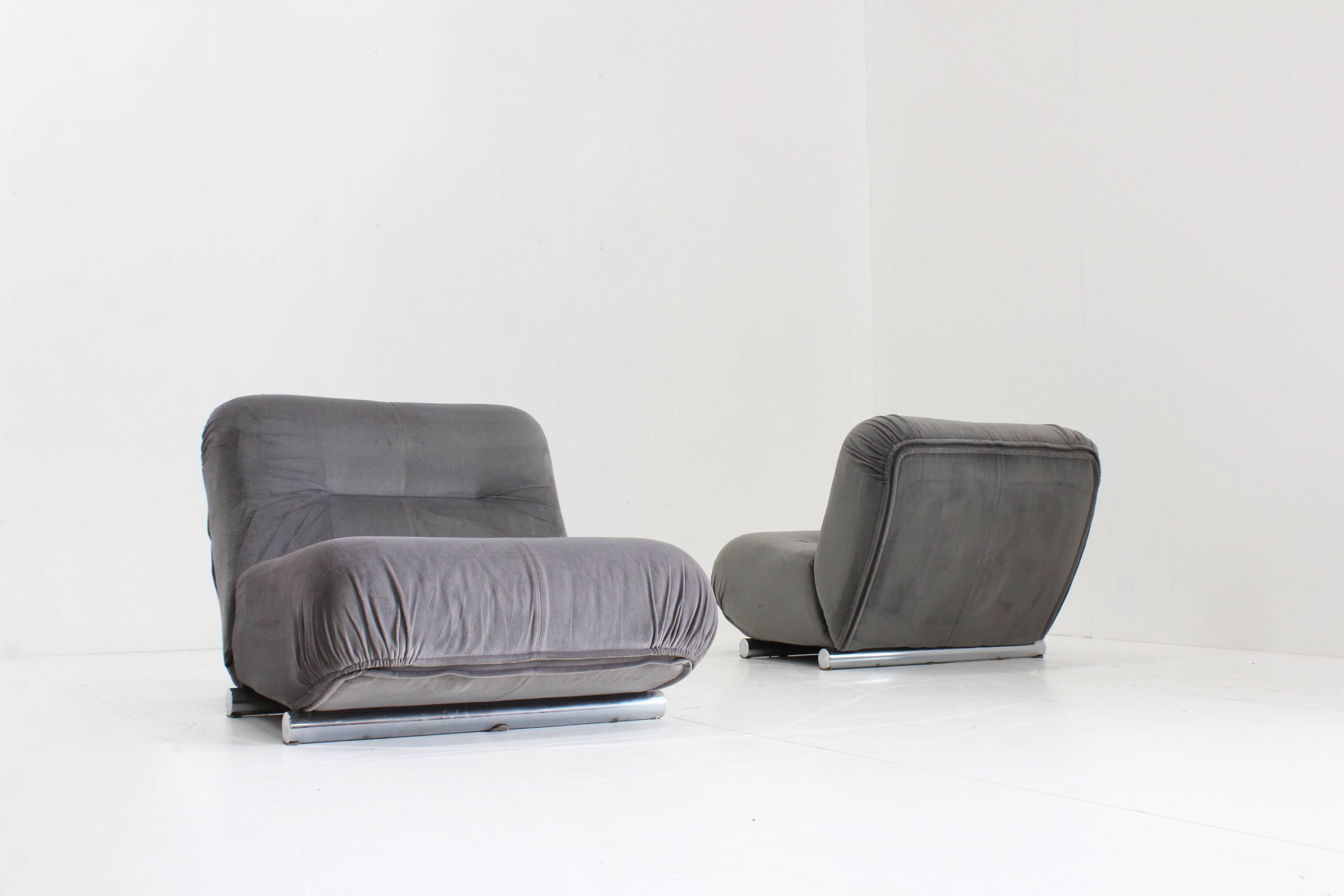 Giuseppe Munari Lounge Chairs for Poltrona Munari 1970s , Italy set of 2