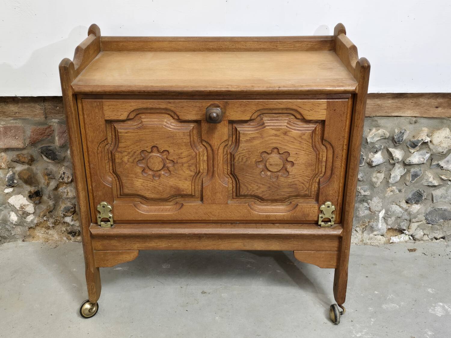 Small sideboard on wheels Guillerme and Chambron