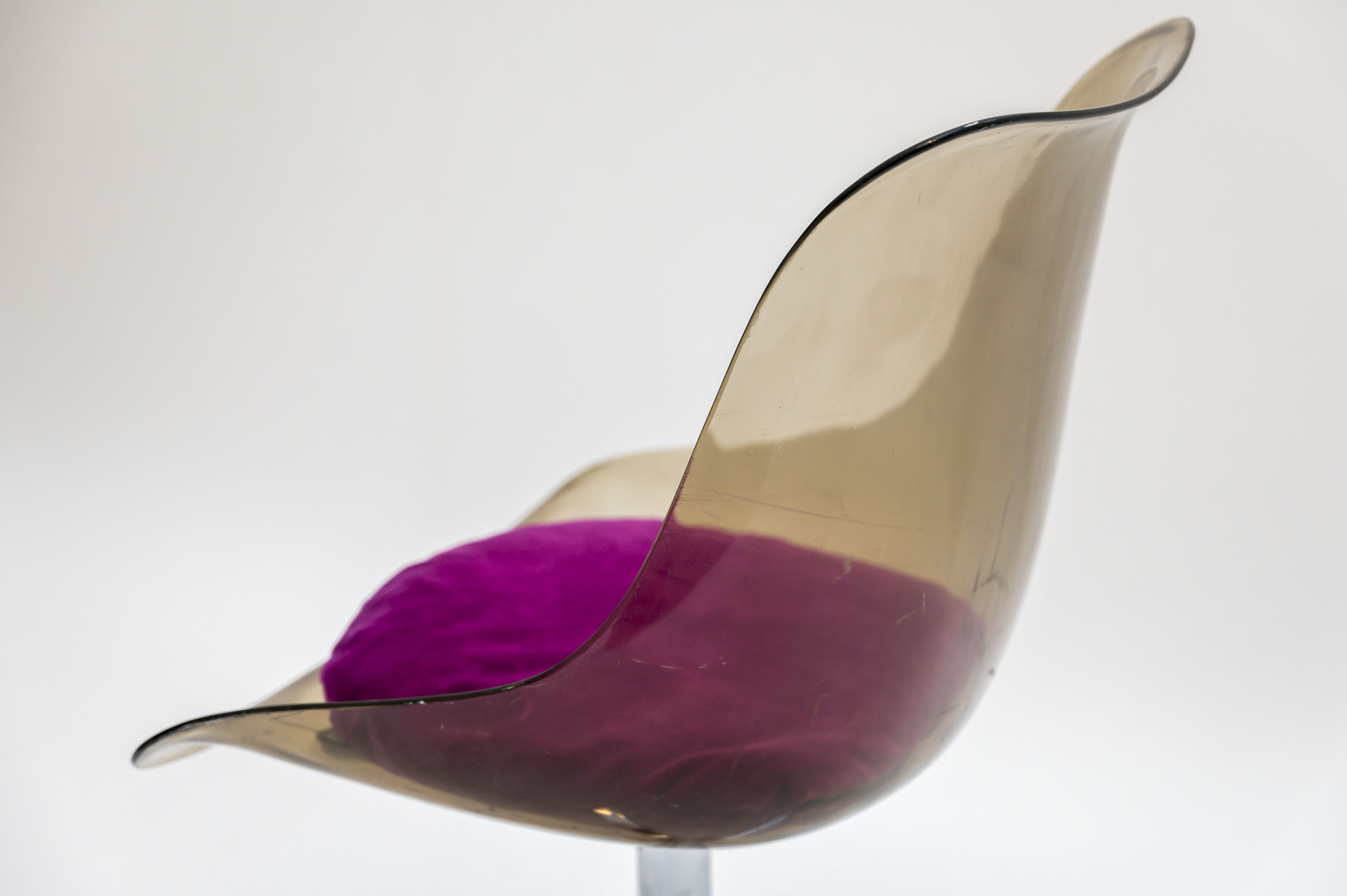 Couple of tulip chairs in plexiglas