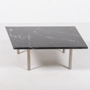 Table basse architecturale unique en marbre des années 1980, Italie