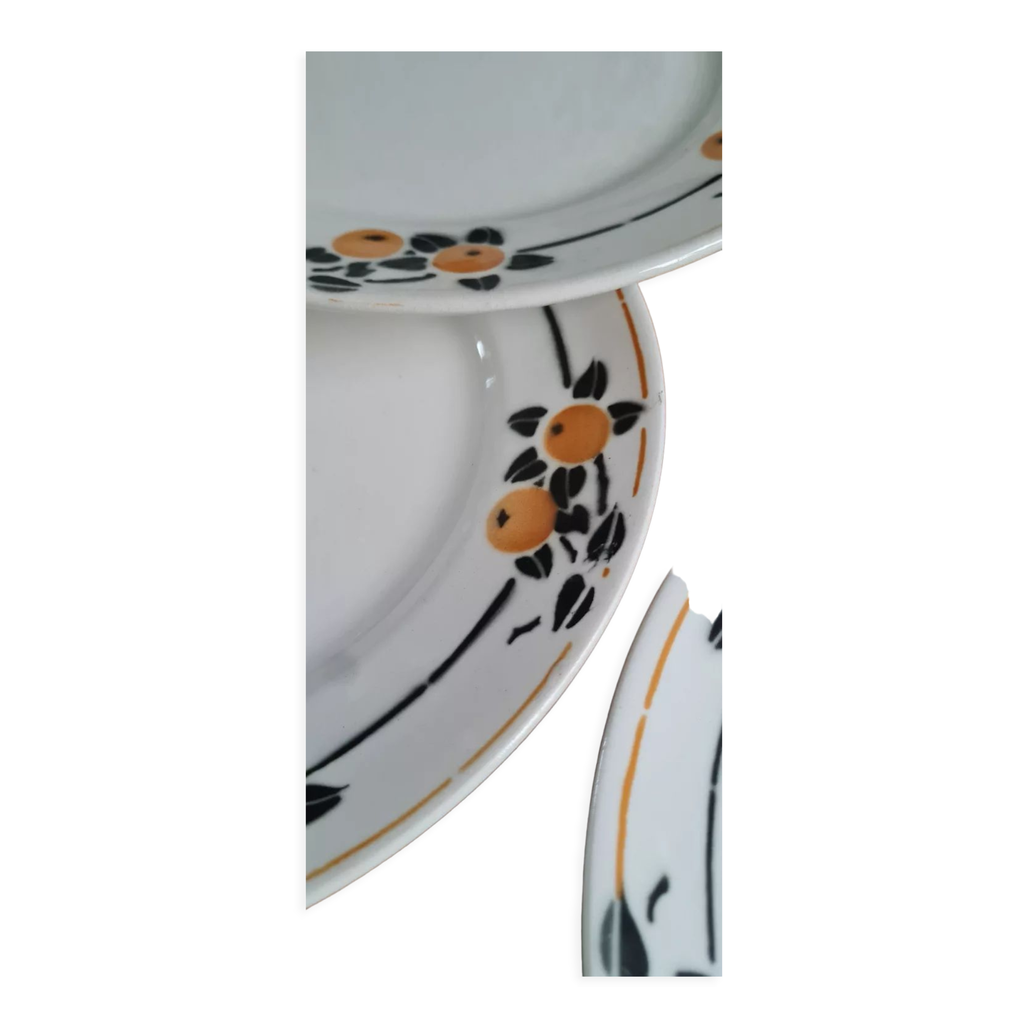 Service of 7 plates in earthenware