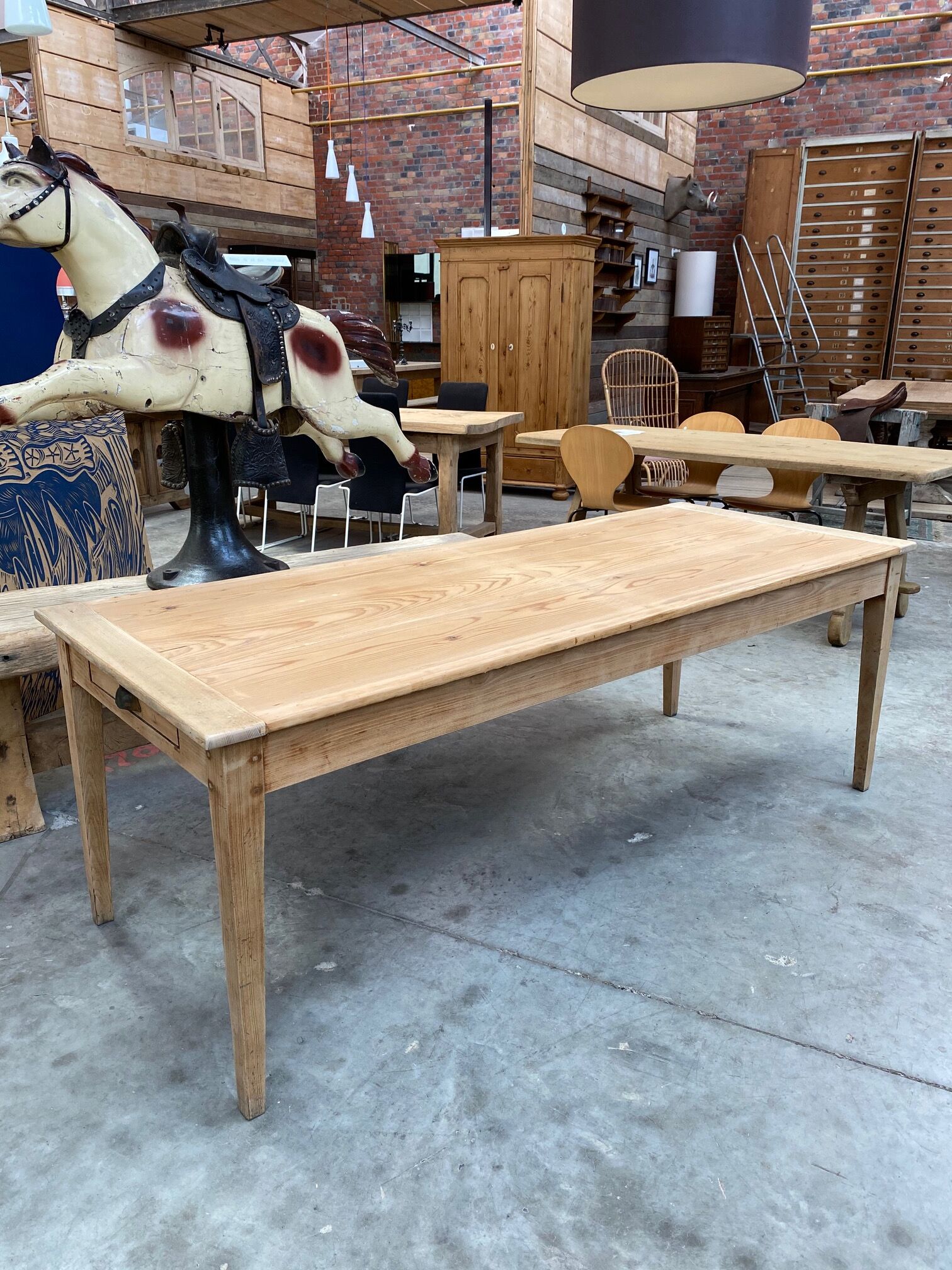 Ancienne table de ferme pieds fuseaux