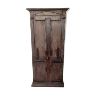 Shepherd's wardrobe