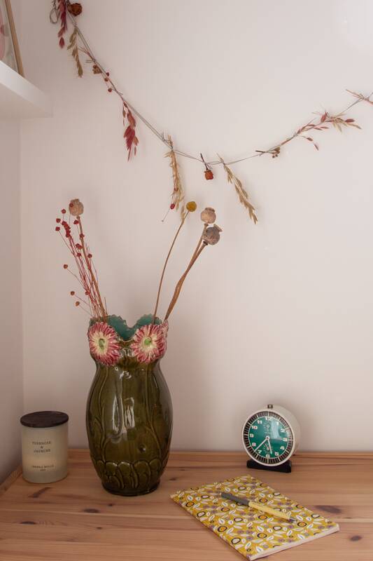 Belgian wild rose slip vase 178